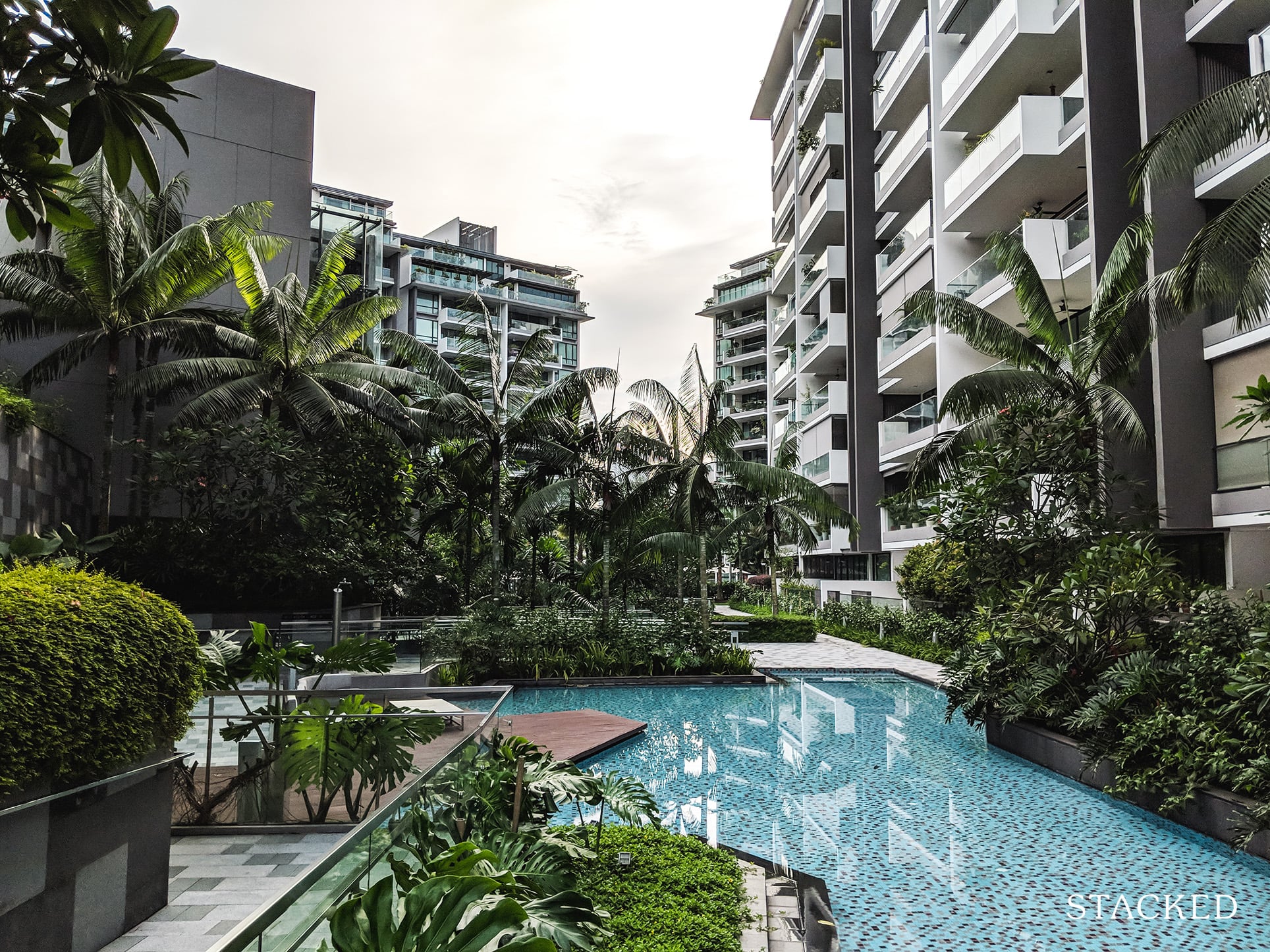 Parvis Condo Pool 3