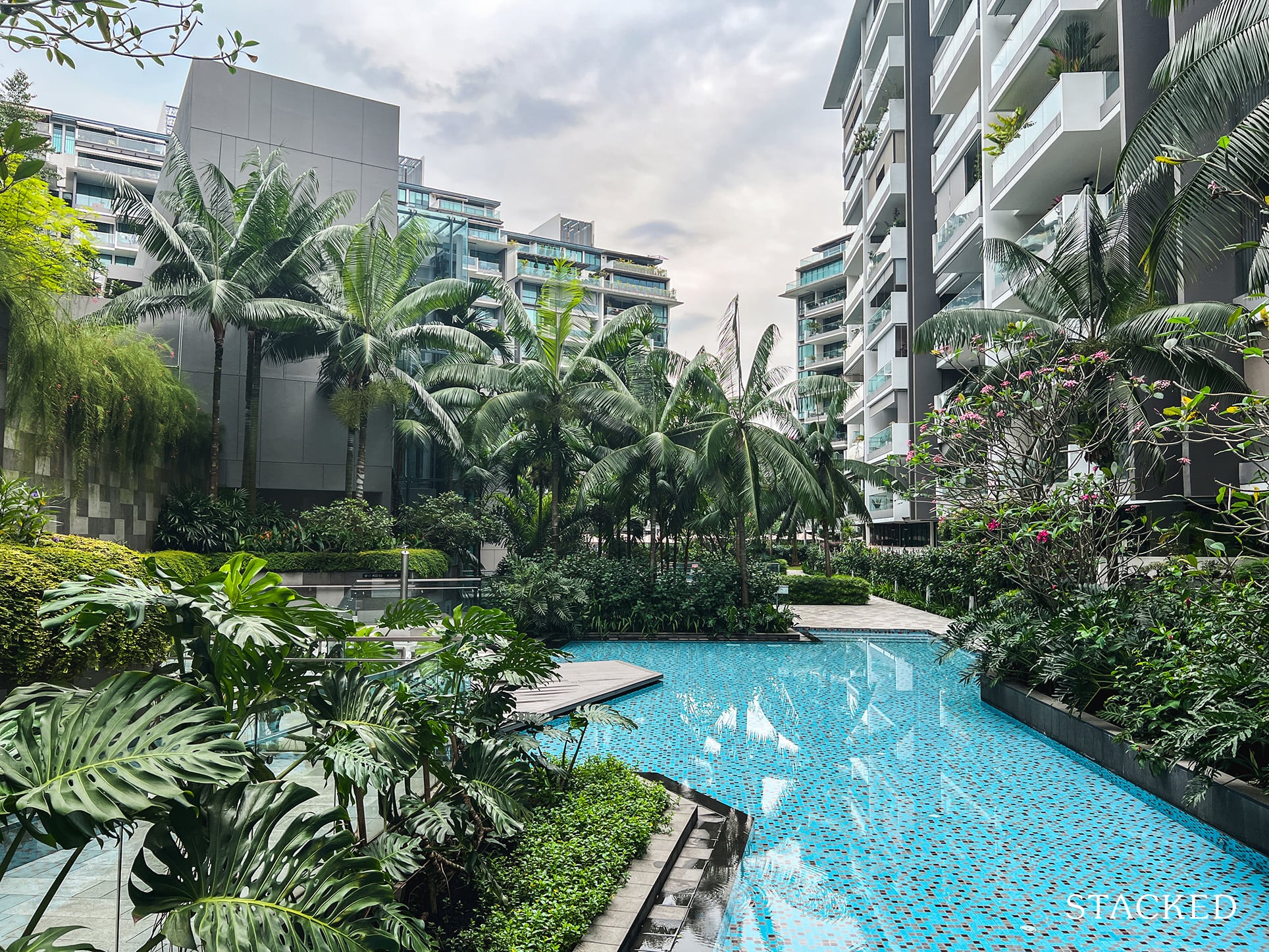 parvis condo water feature 2