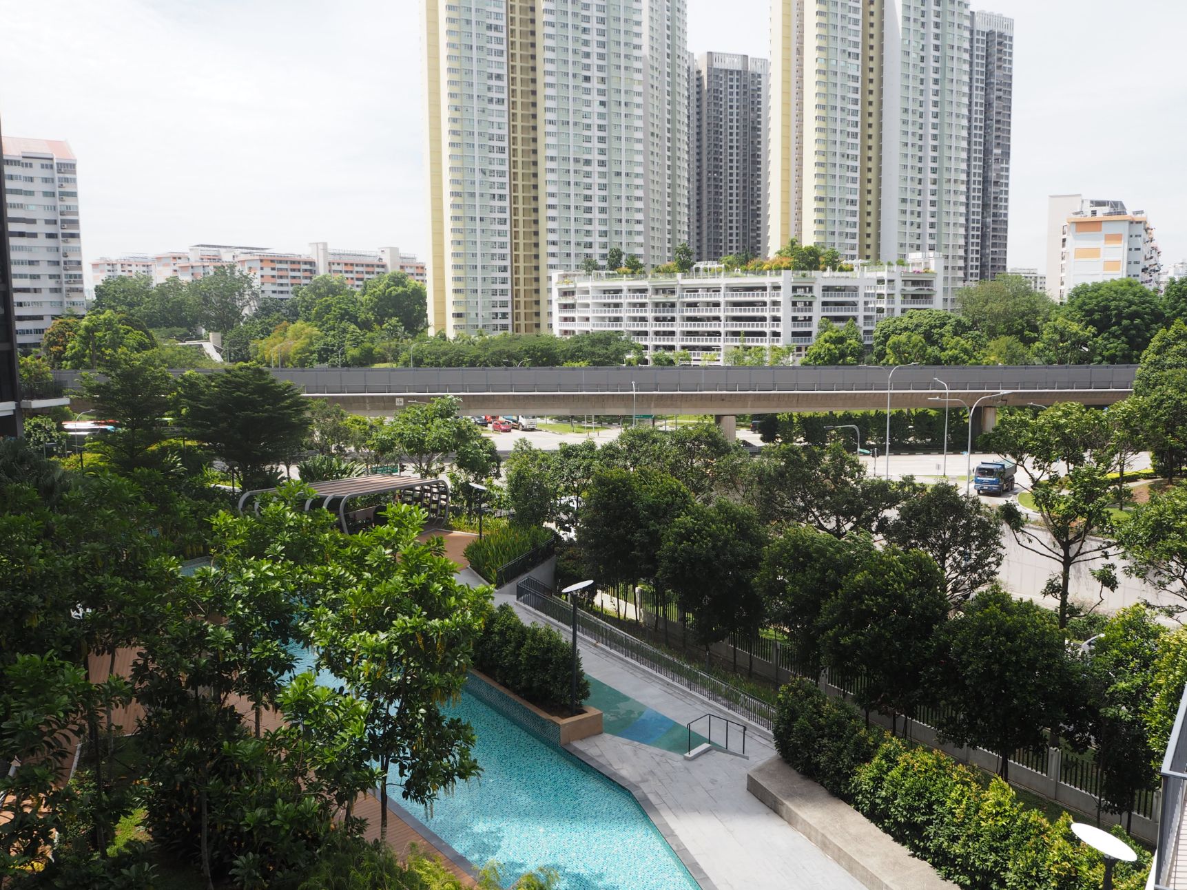 trilinq condo mrt