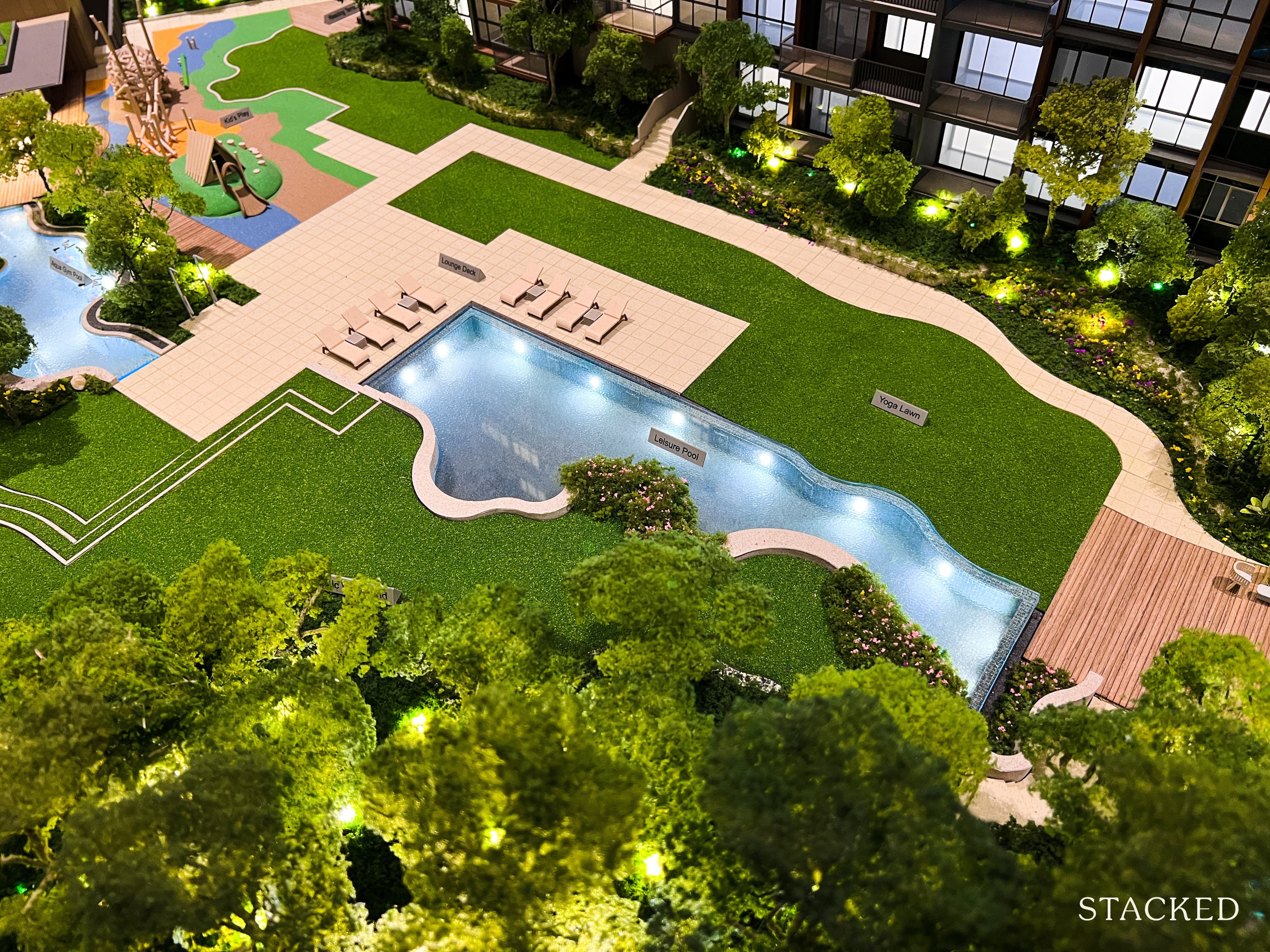 amo residence leisure pool 1
