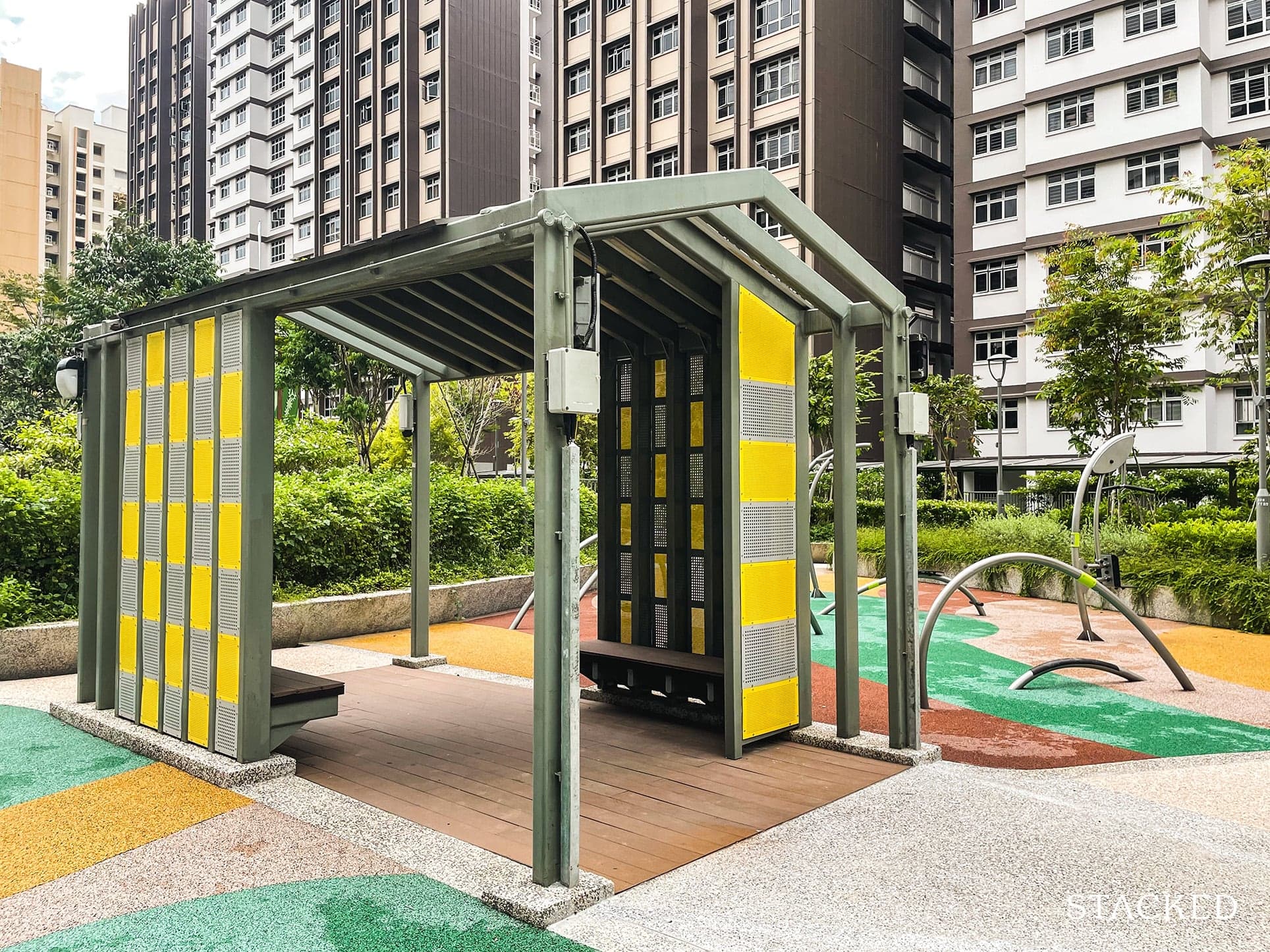 Matilda Sundeck sheltered seating