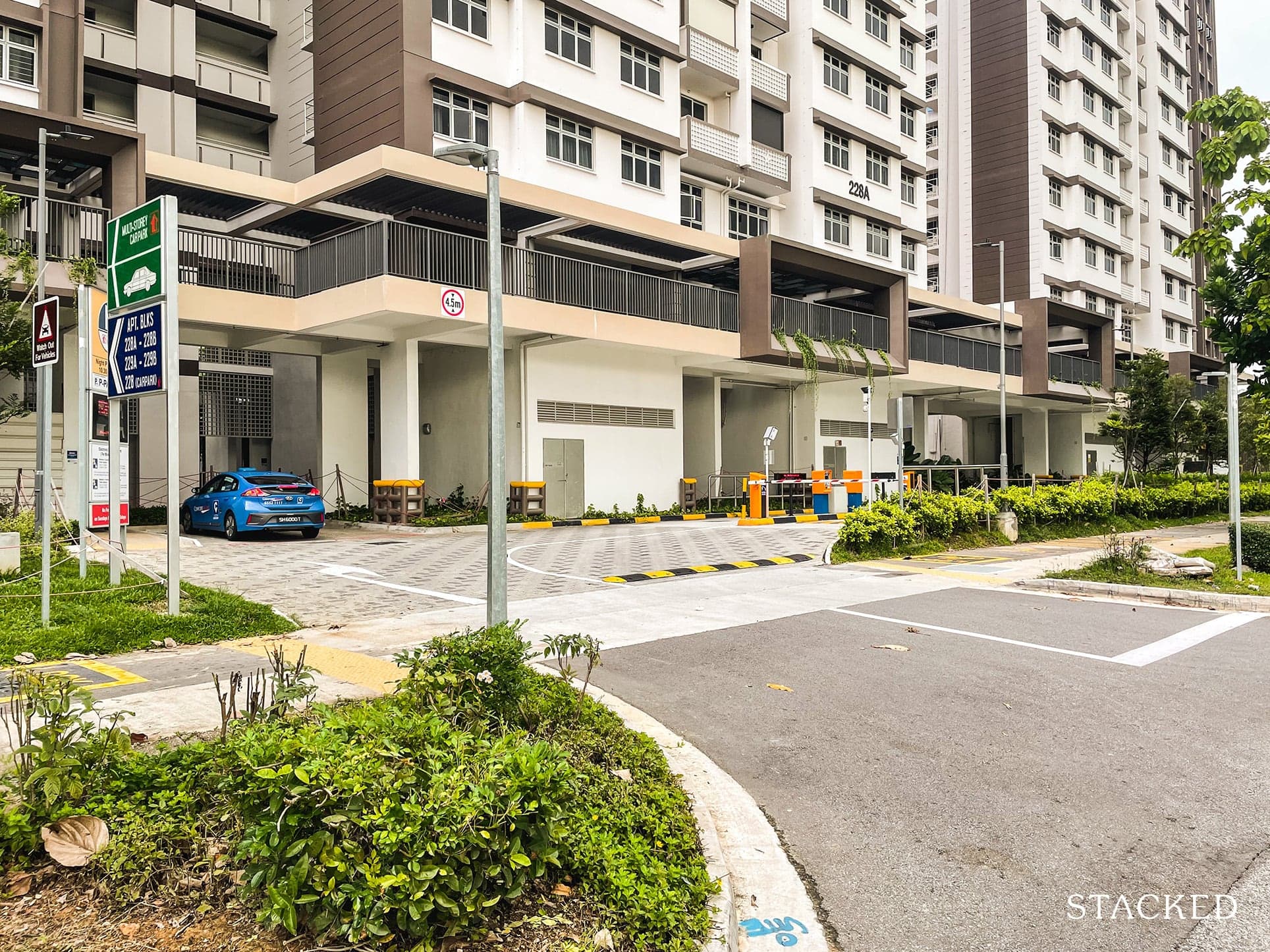 Matilda Sundeck driveway entrance