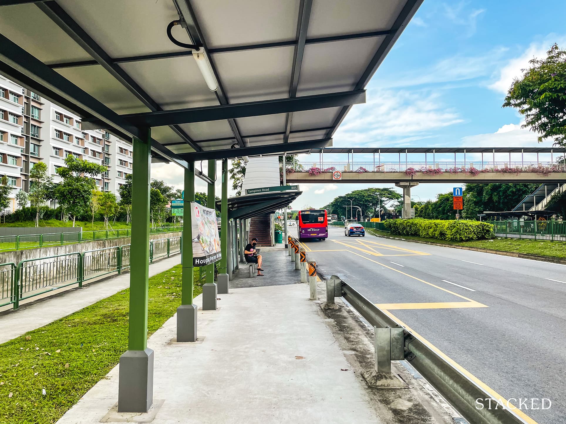 Hougang RiverCourt bus stop