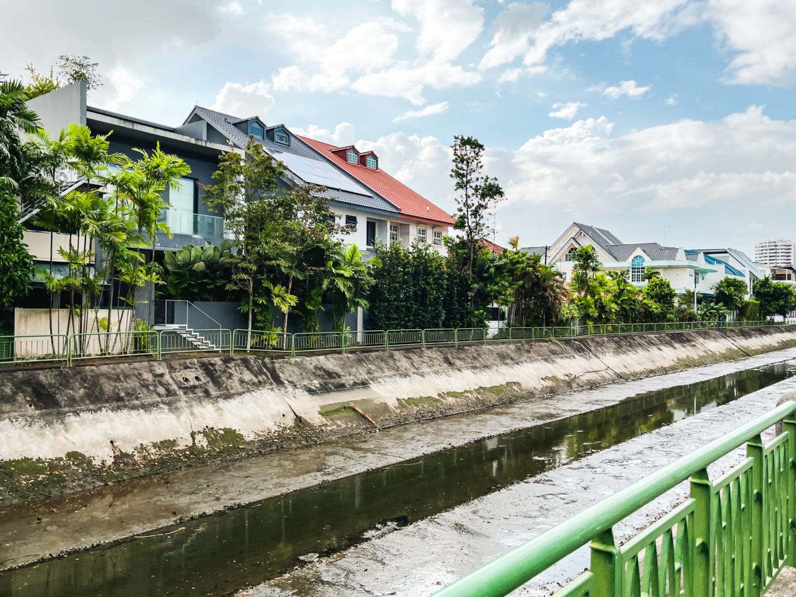 Touring Frankel Estate: Freehold Living In The East For Foodies Next To A Park Connector