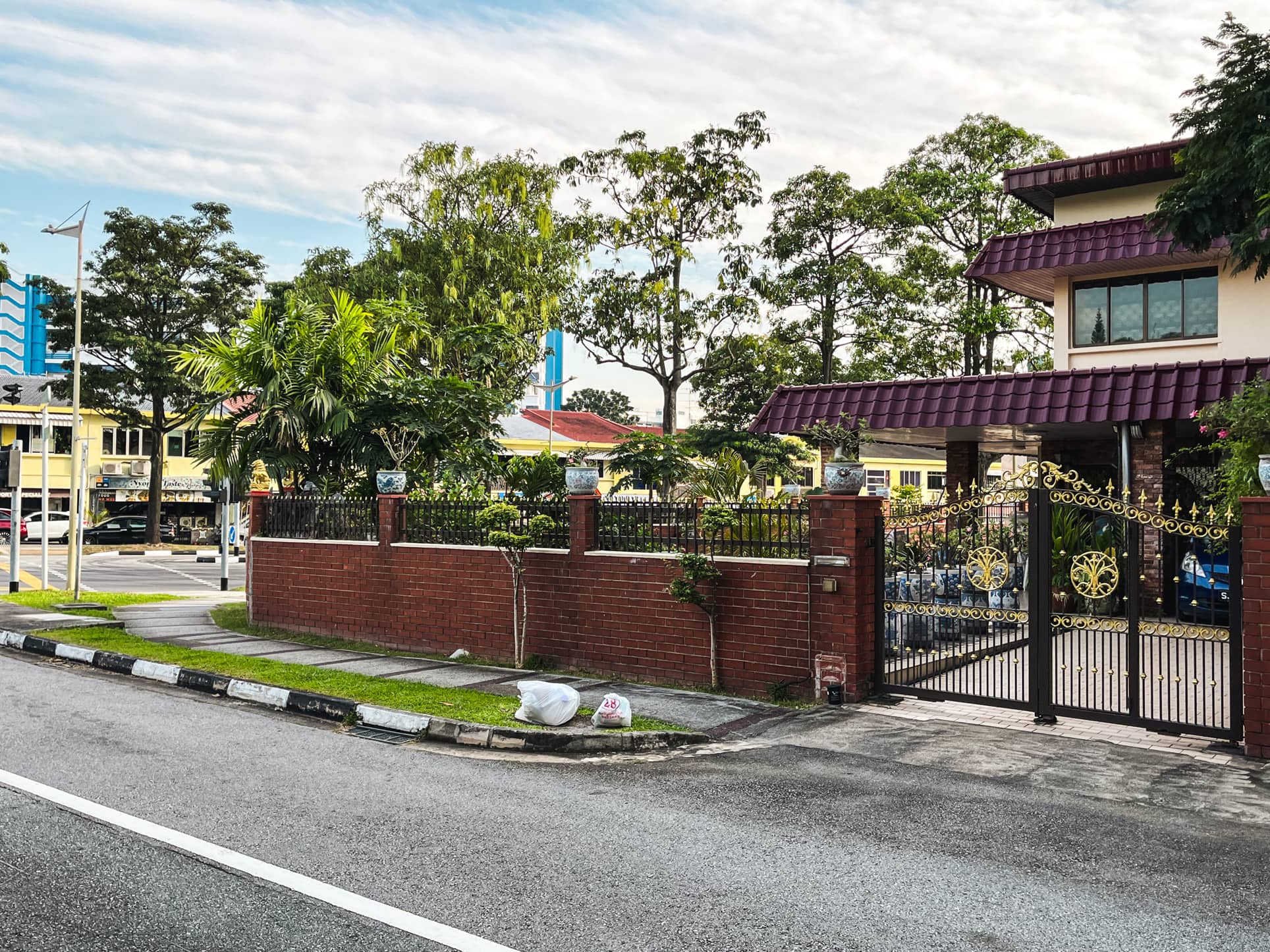 bedok walk estate corner house