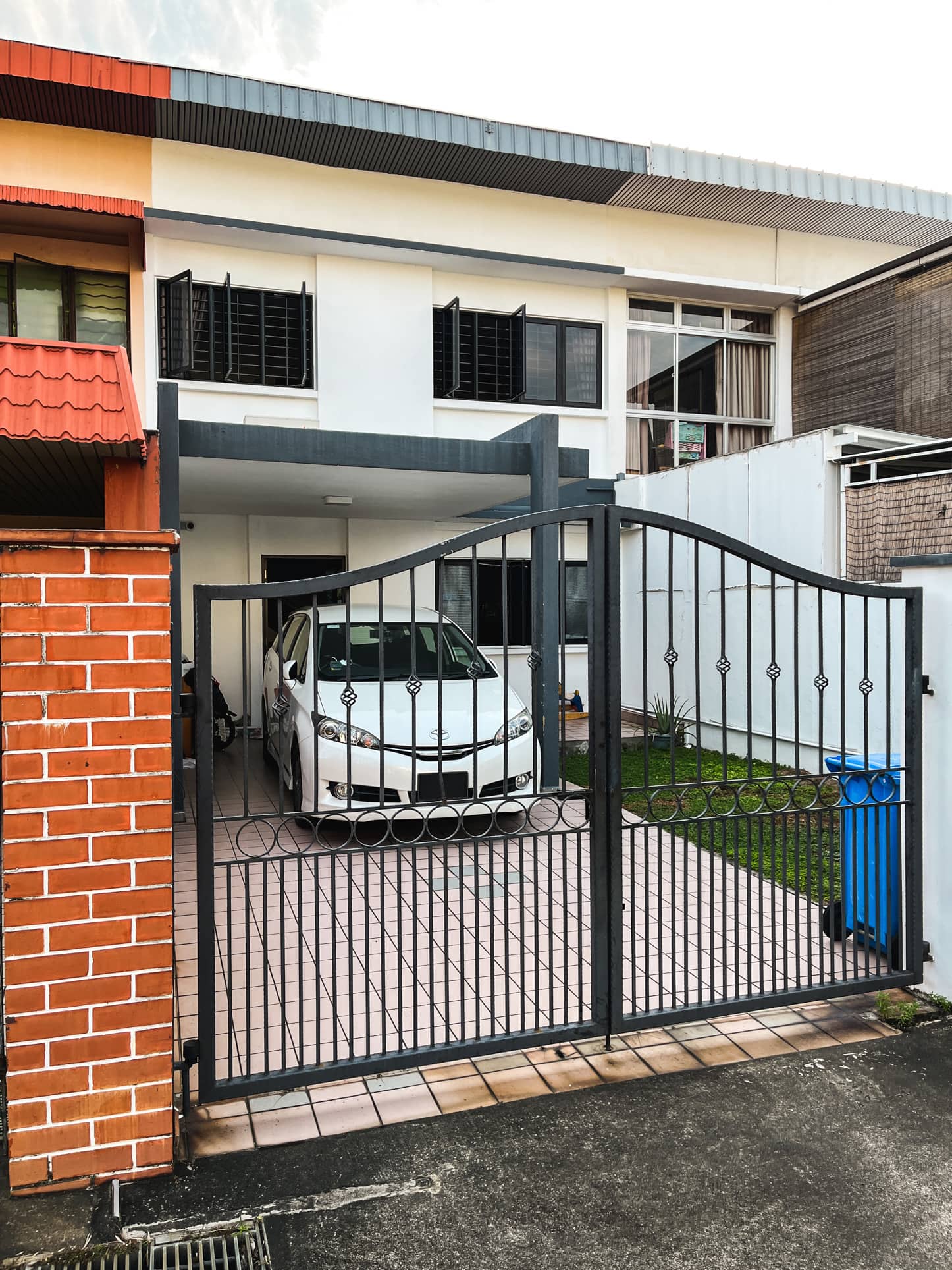 bedok walk estate house parking