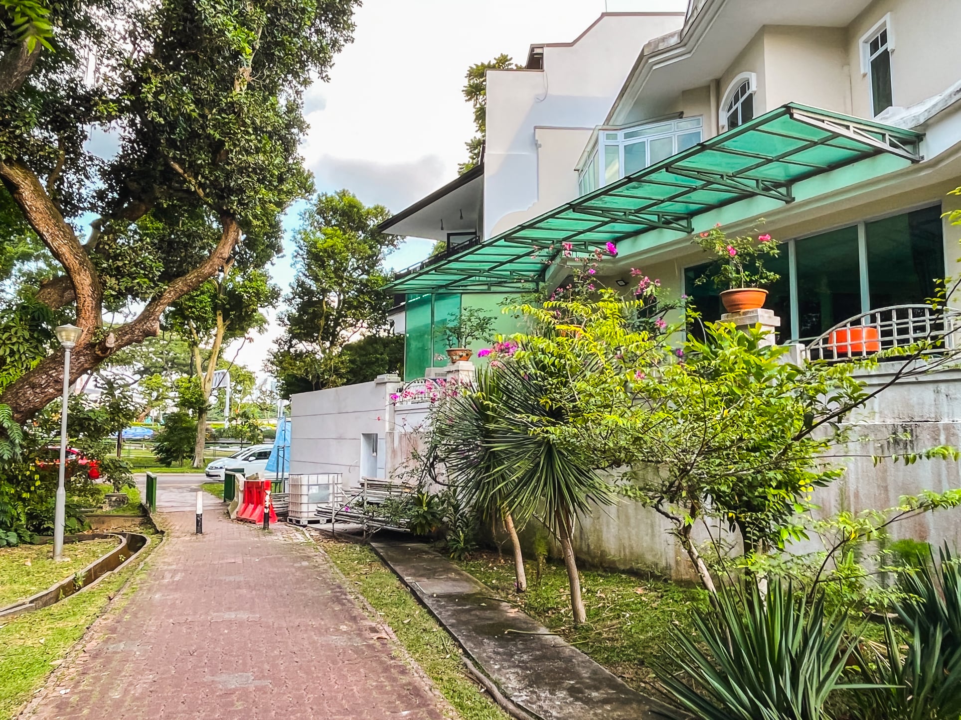 westlake gardens landed estate shelter