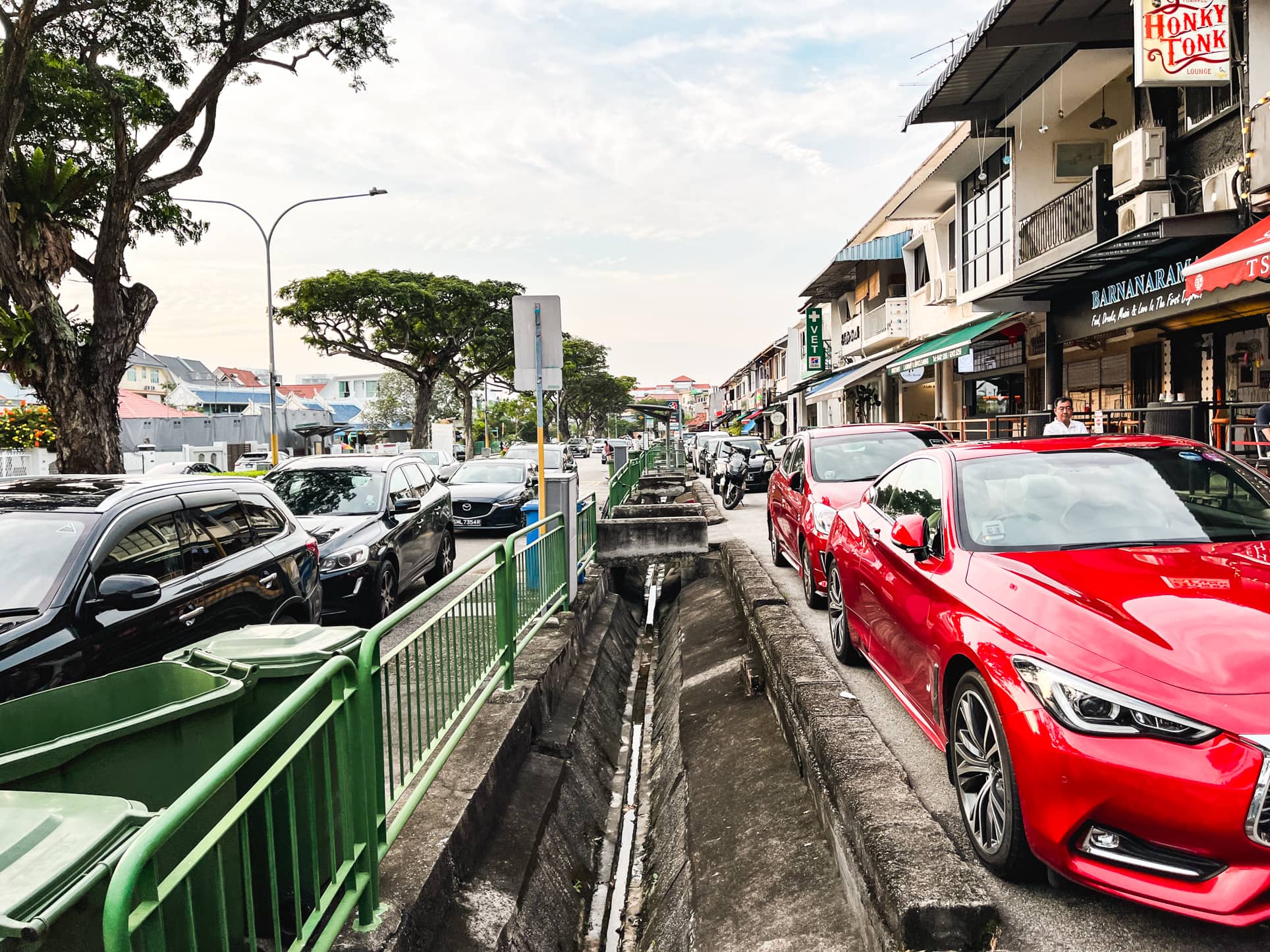 siglap landed food parking