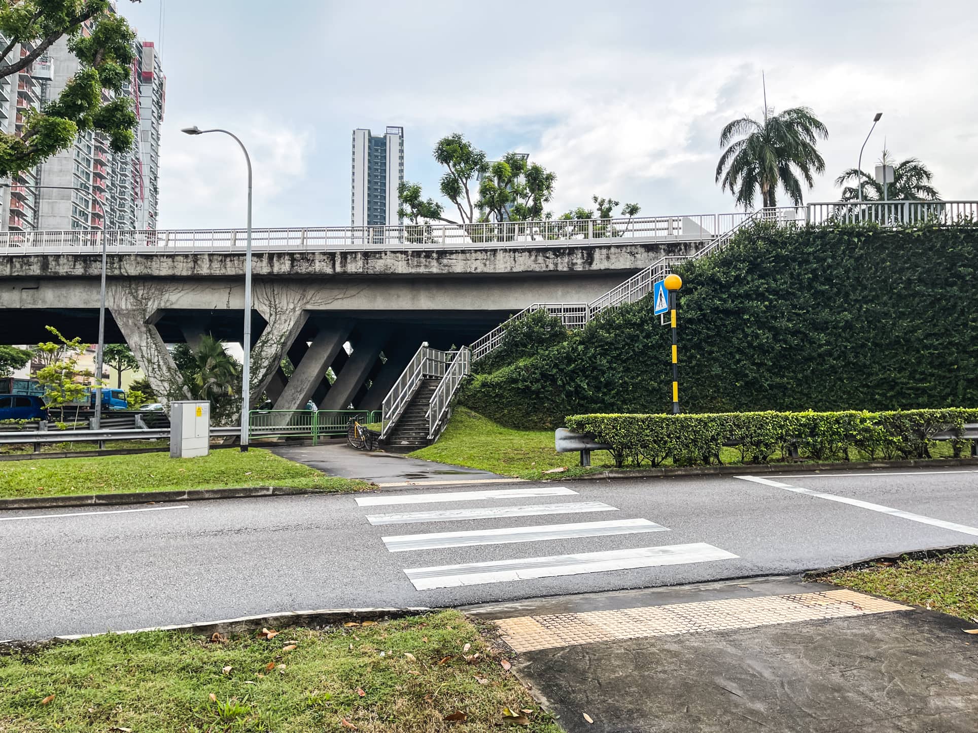 jalan mas kuning stairs