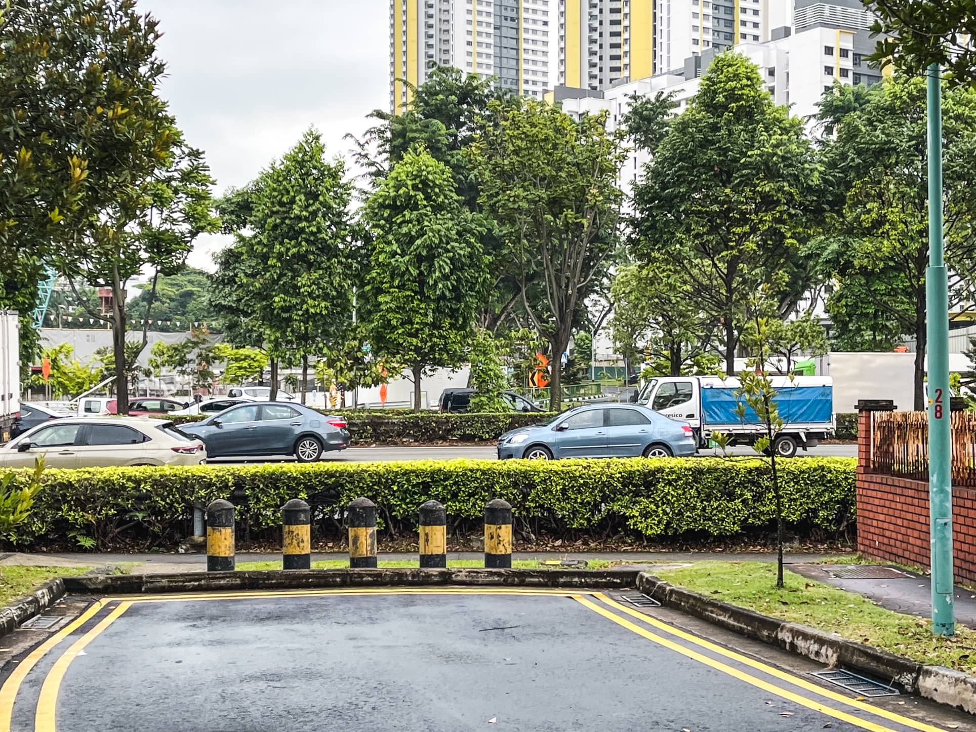 jalan mas kuning main road