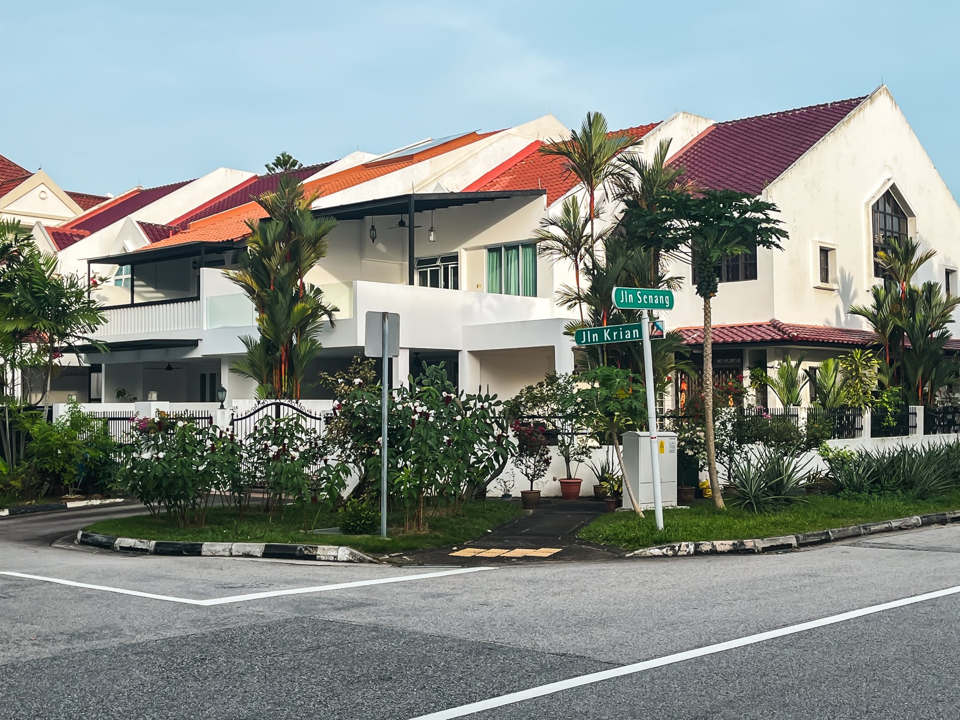 jalan senang road sign