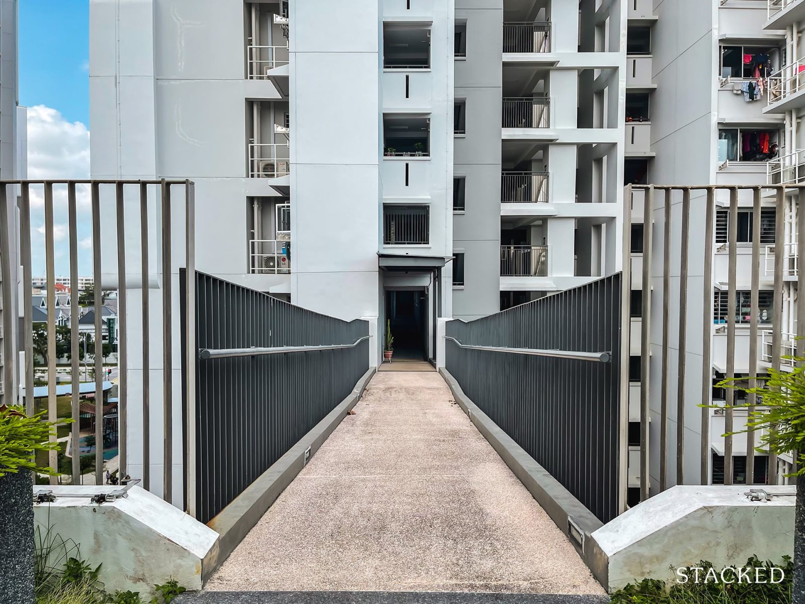 Bedok South Horizon 25 link bridge