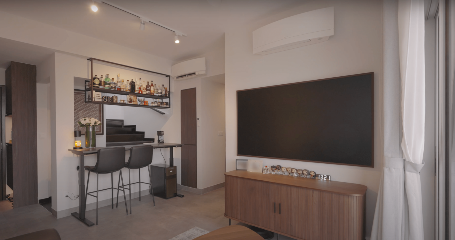 Touring A Modern 2-Storey Penthouse With An Open Roof Terrace