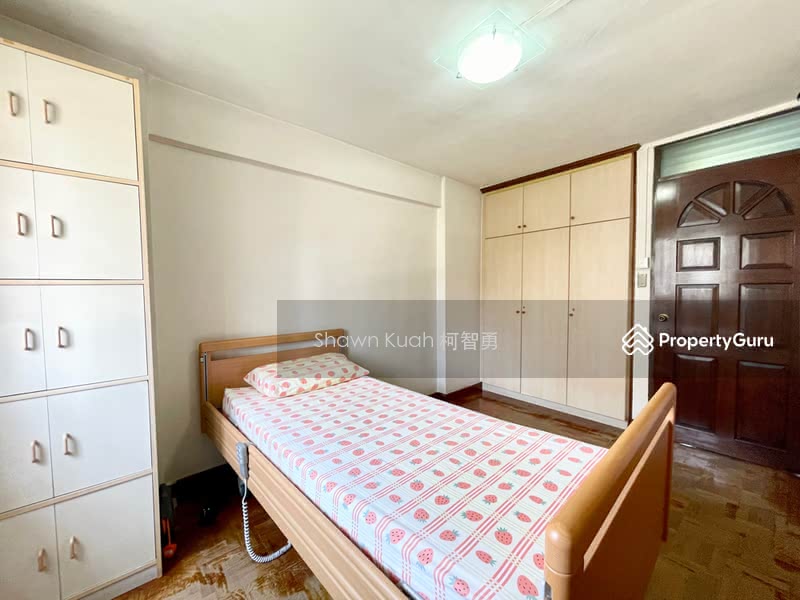 168A Queensway 2