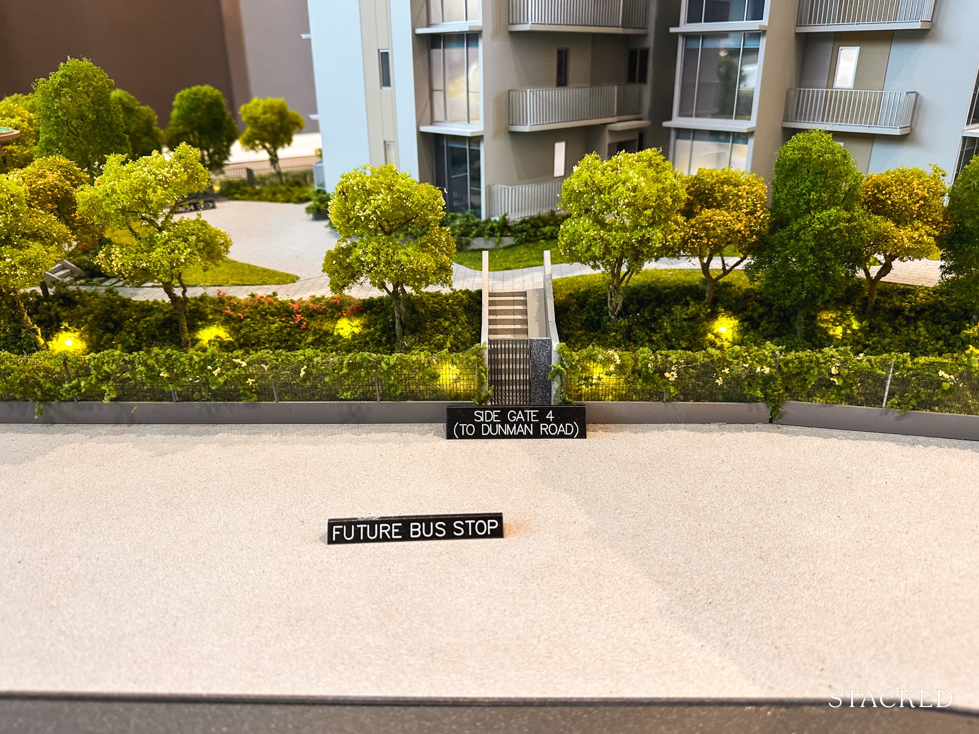 grand dunman side gate