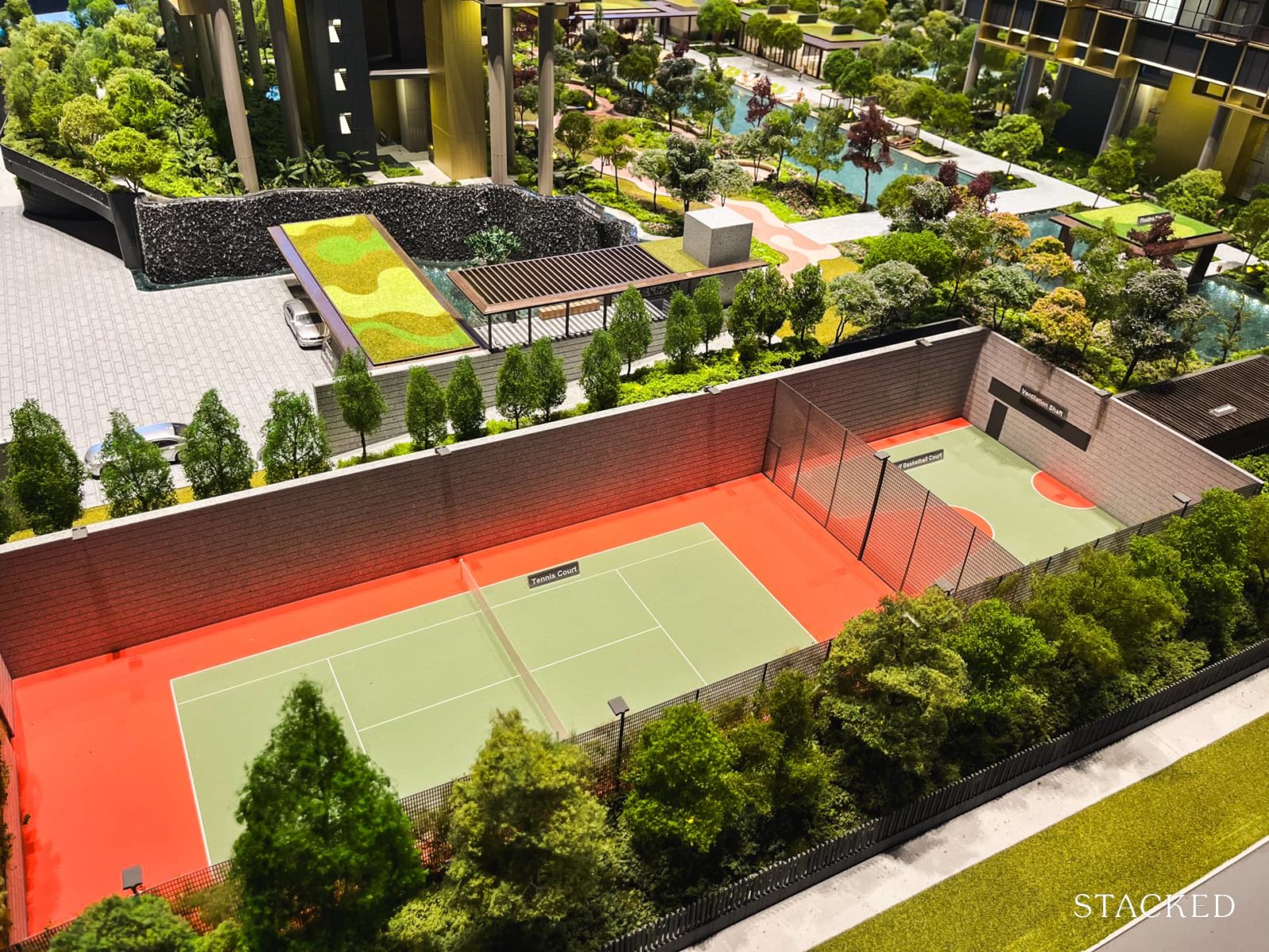 pinetree hill model 9 tennis court