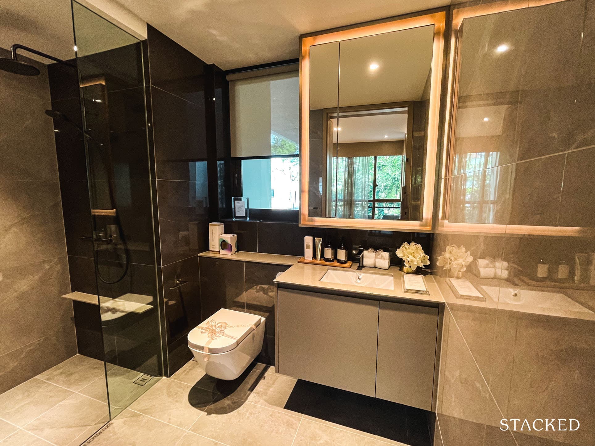 3 bedroom premium study bathroom