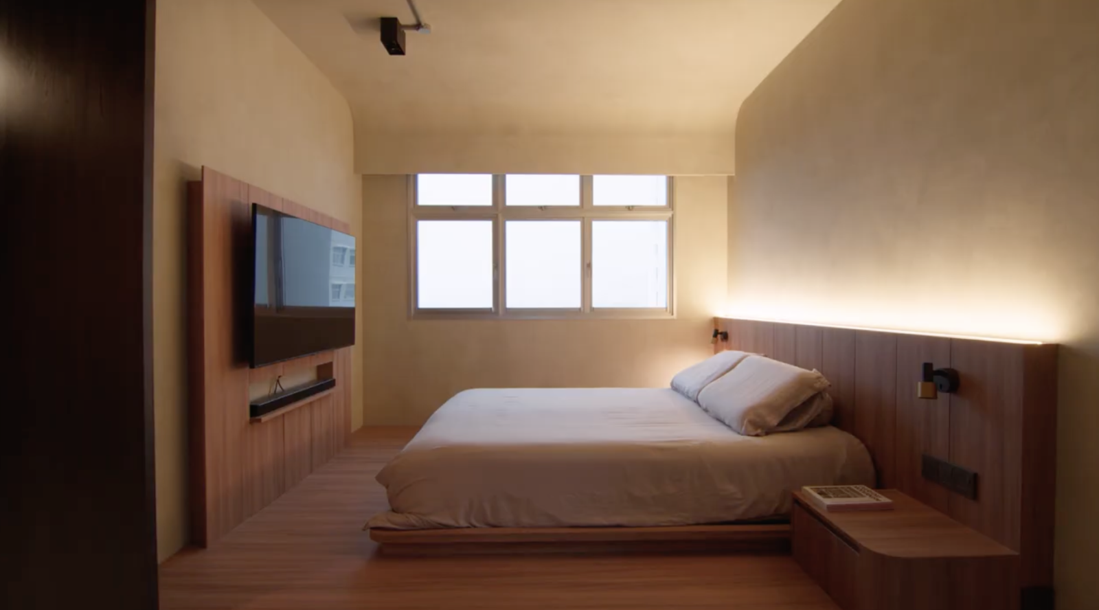 Inside a Calming transformation of a 5 room hdb 16