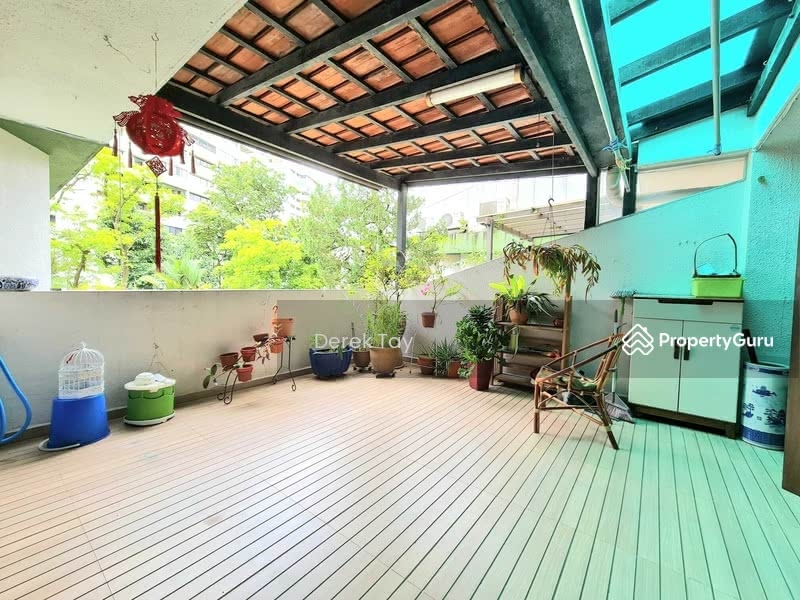 Pine Grove Clementi Park Upper Bukit Timah Singapore 7