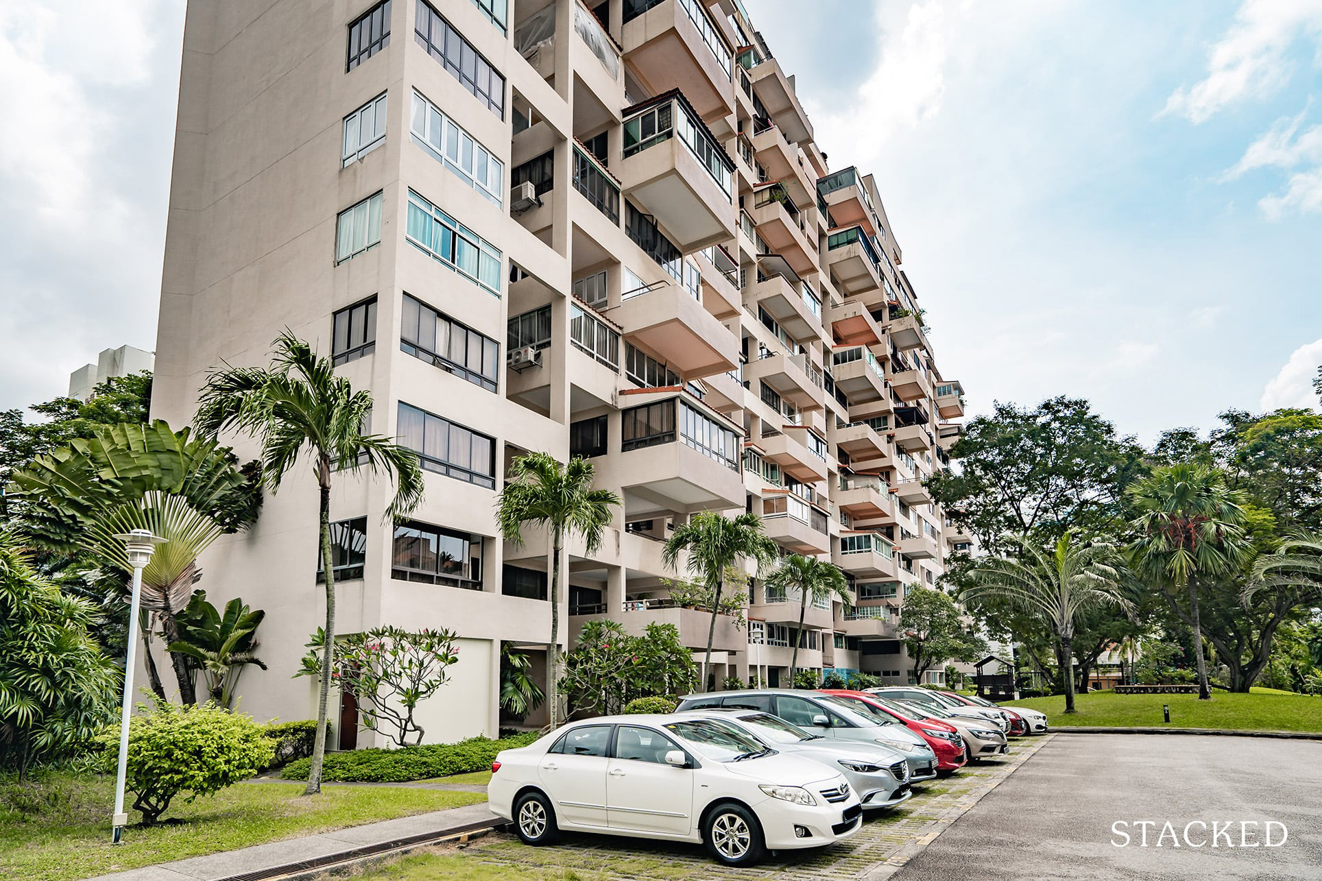 Bedok Court 1 Open air carpark