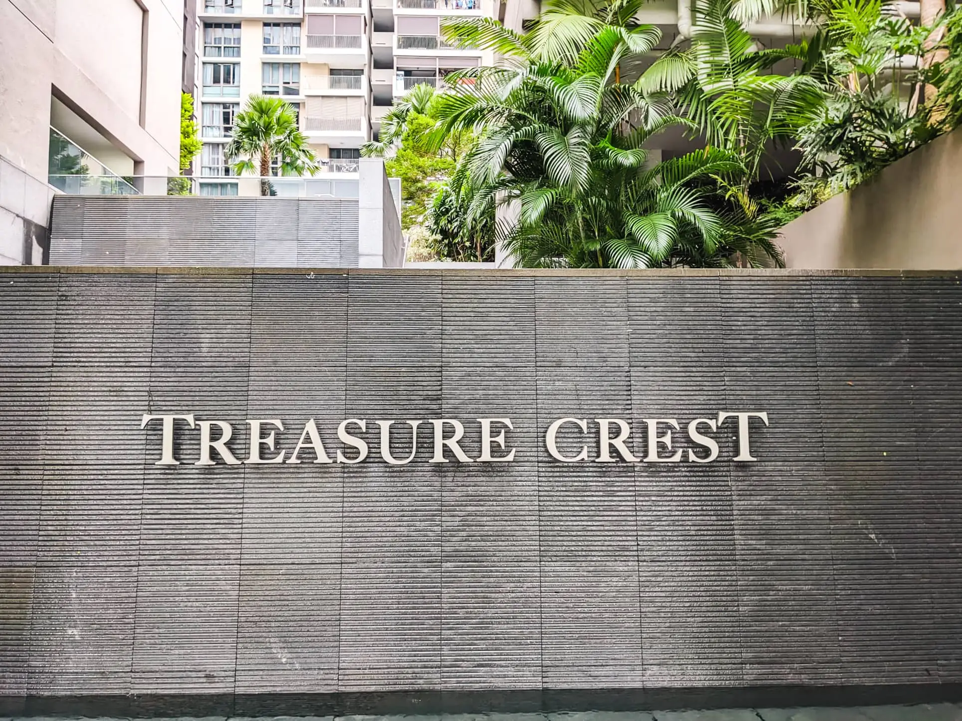 Treasure Crest 4