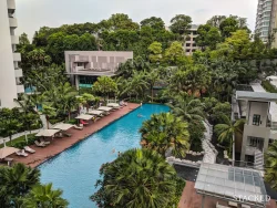 Parvis Condo swimming pool 7