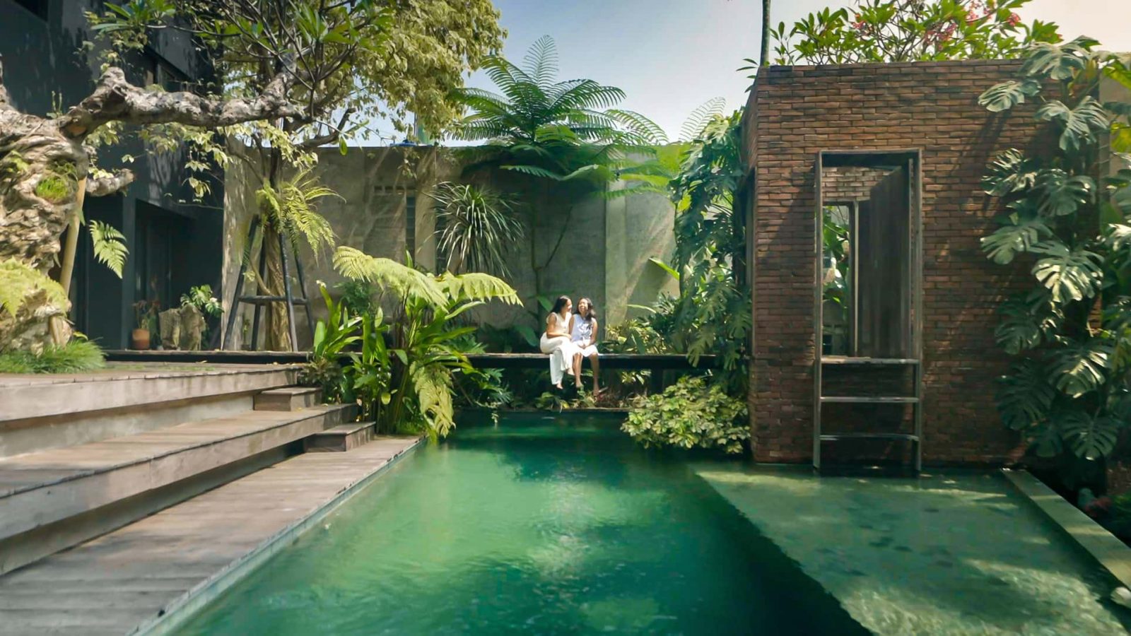 Indonesian Tropical Home Amphitheatre Pool 7