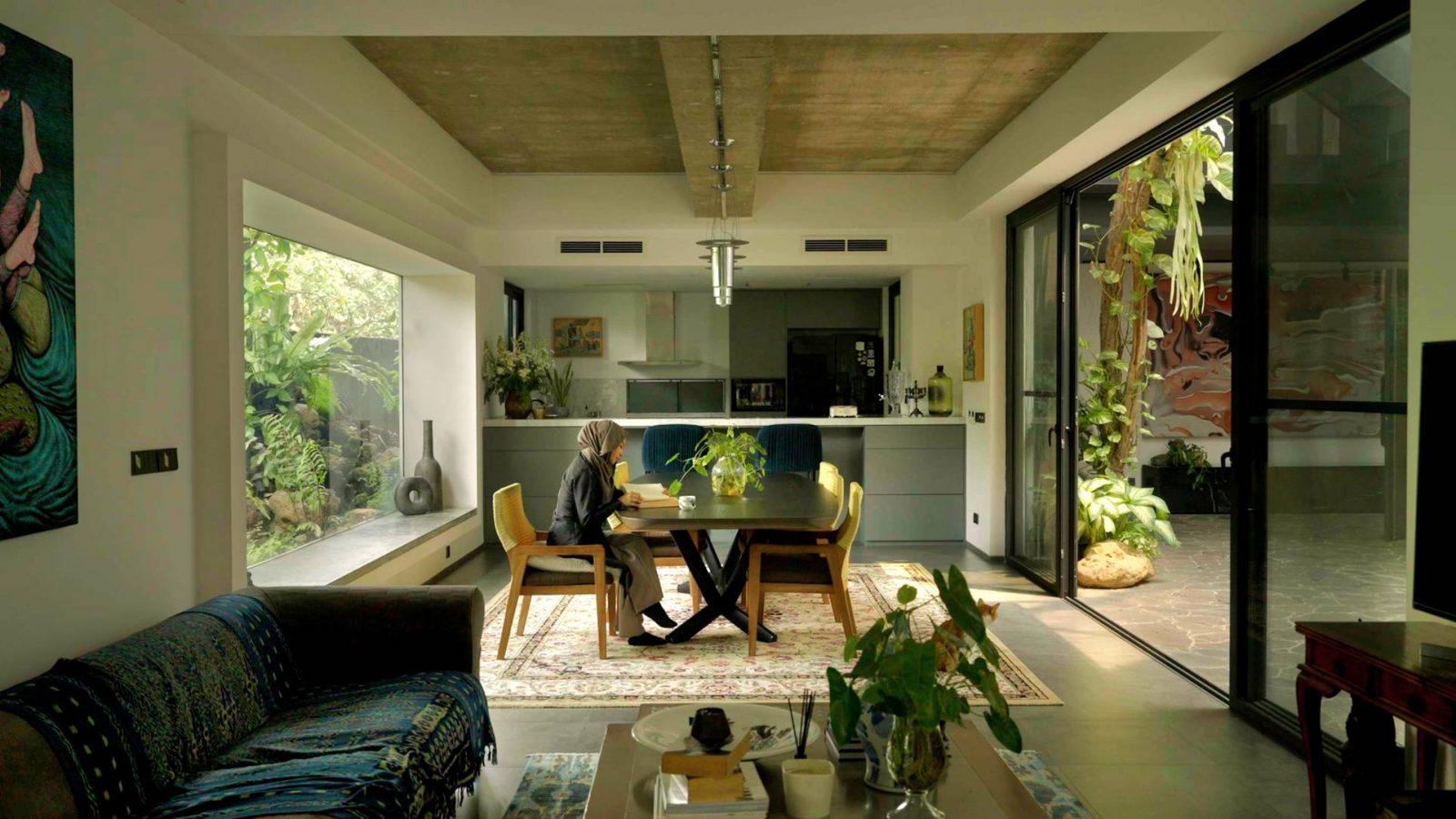 Inside A Tropical Garden Home With A Blend Of Indonesian Heritage 4