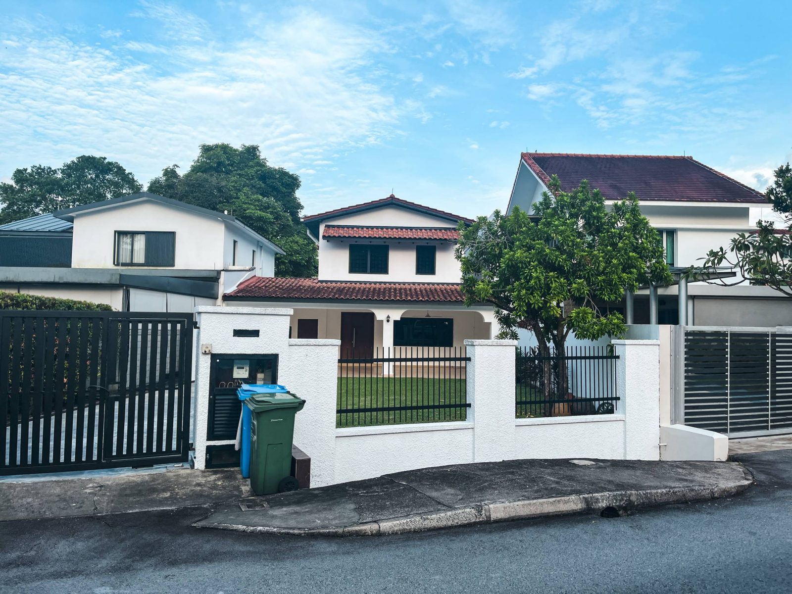 Touring A Hidden Quiet Freehold Landed Estate With Lots Of Greenery (From $5.3m)