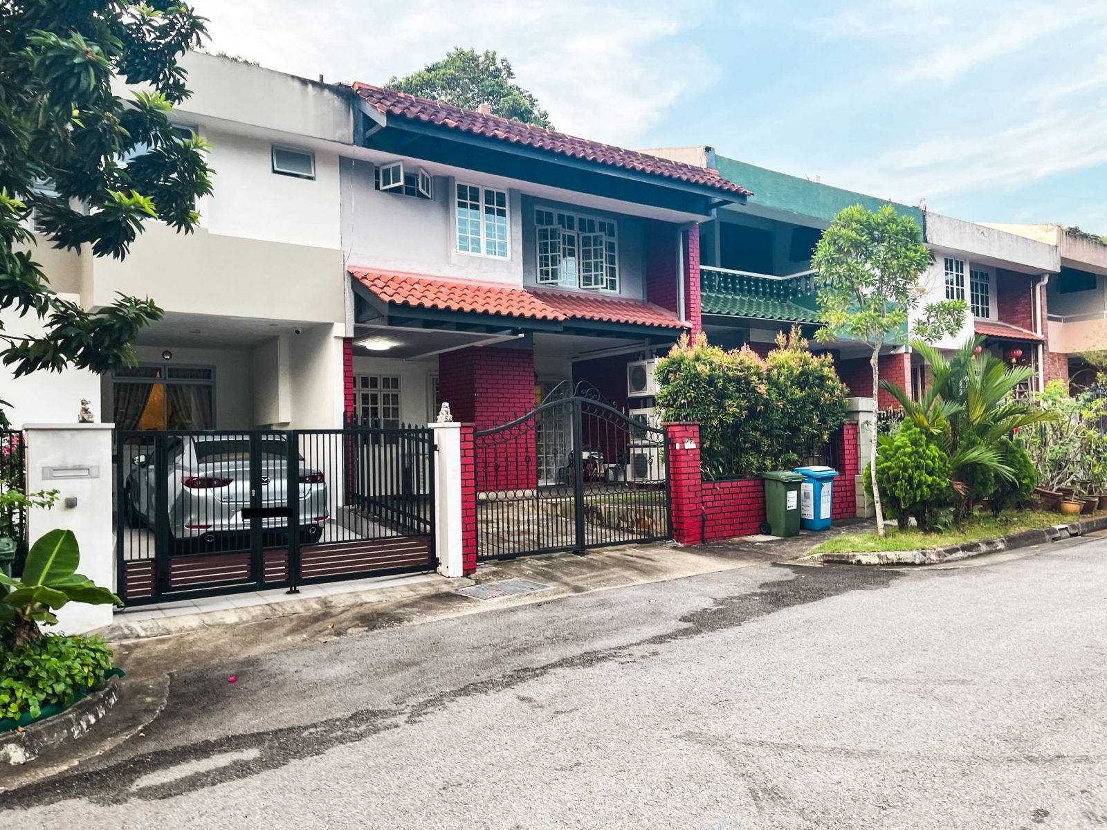 Touring An Affordable 999-Year Landed Estate Next To Cashew MRT Station (From $3.88m)