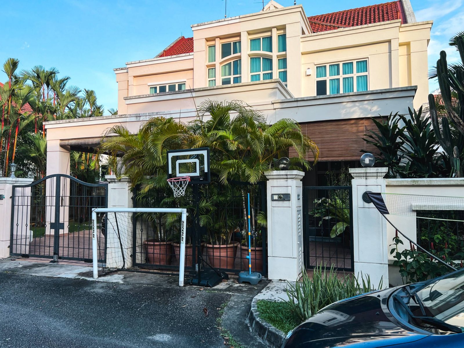 Touring One Of The Cheapest Landed Estates In Bukit Timah: Inside The Leasehold Kingsville (From $3.9m)