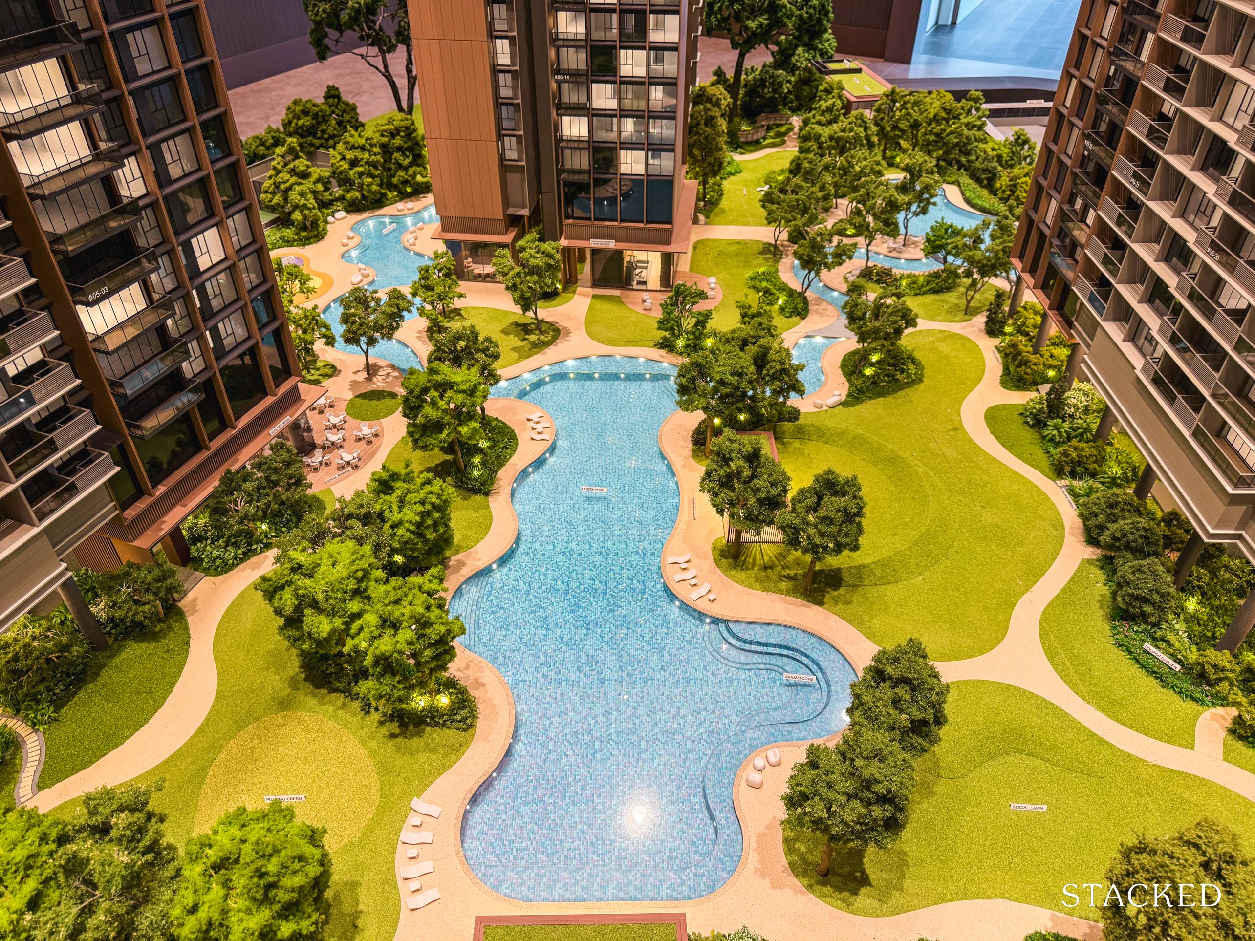 Nava Grove Model Pools 8