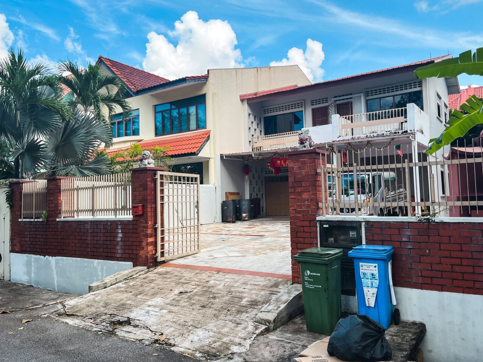 Touring An Expensive Landed Estate In Bukit Timah: Freehold And 999-Year Homes Near Nanyang Primary From $9.5m