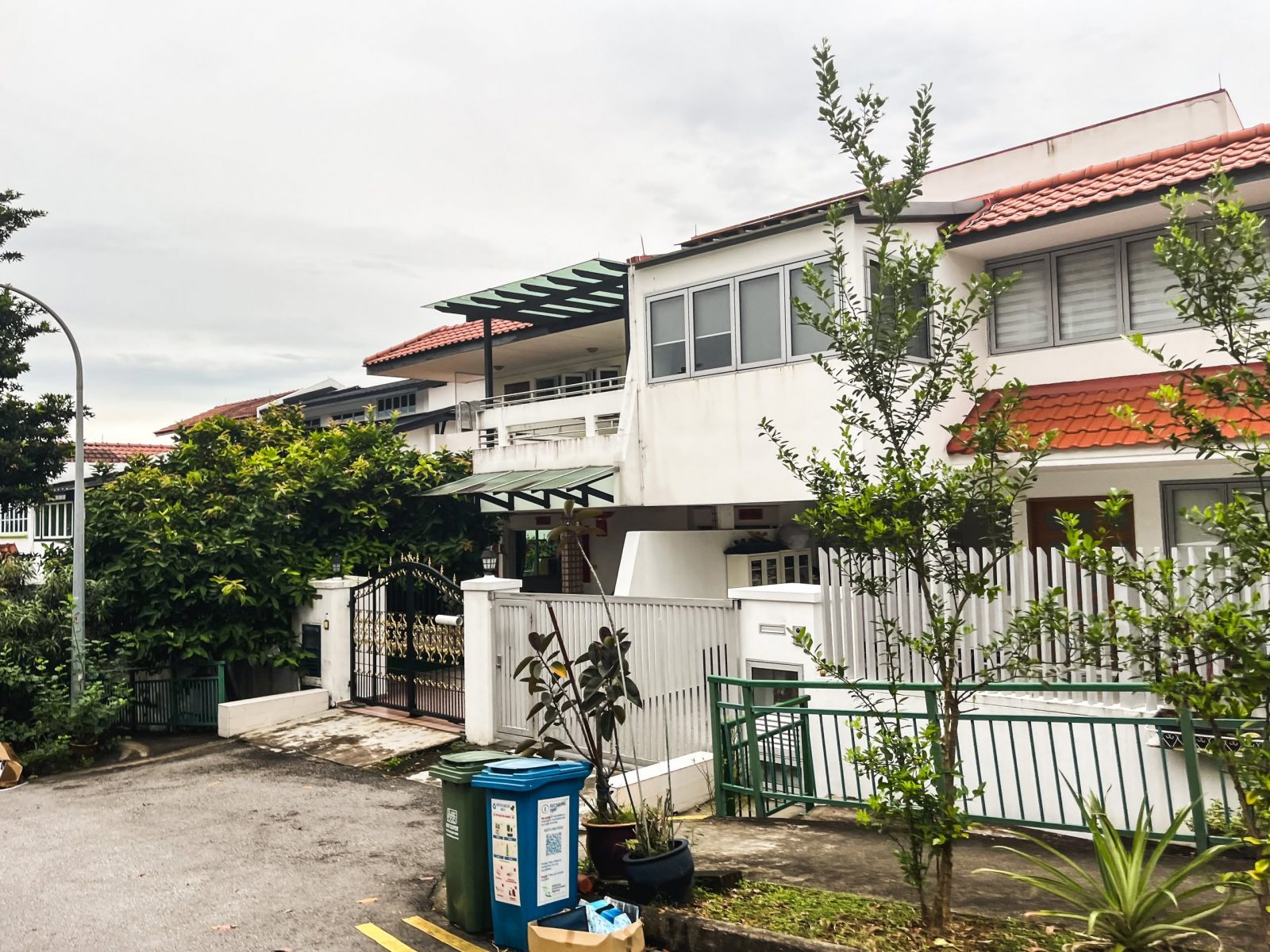 Inside A Tiny Freehold Landed Estate In Ang Mo Kio Near The MRT From $4.75m