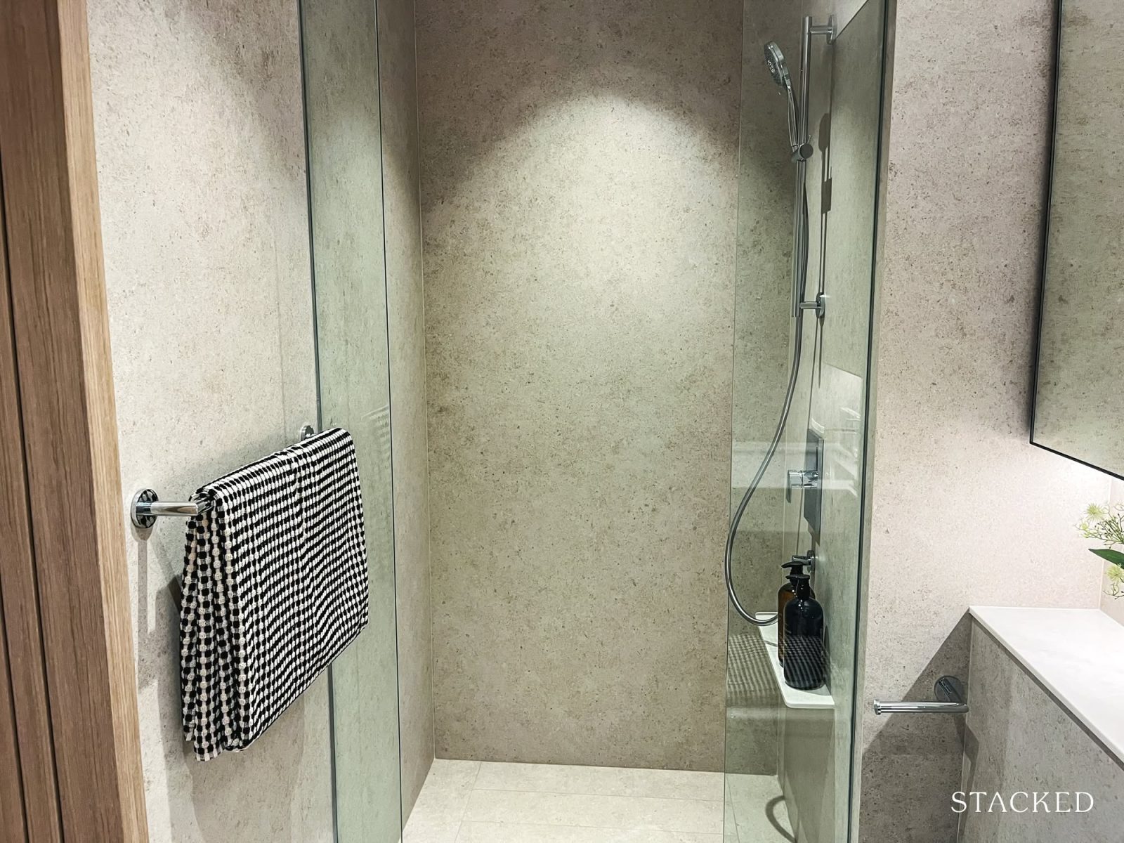 River Green 2 Bedroom Premium 26