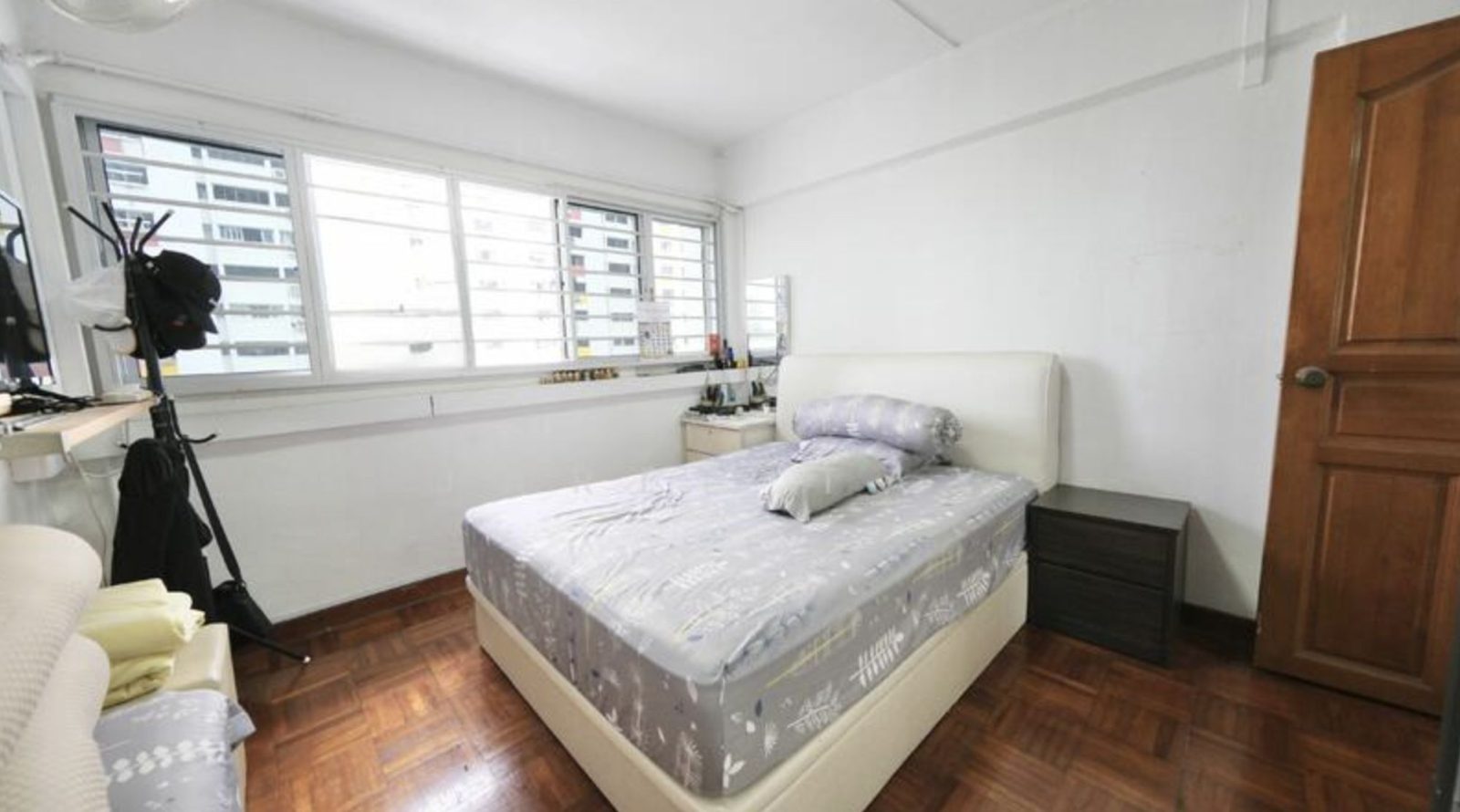 404 Pandan Gardens Bedroom View