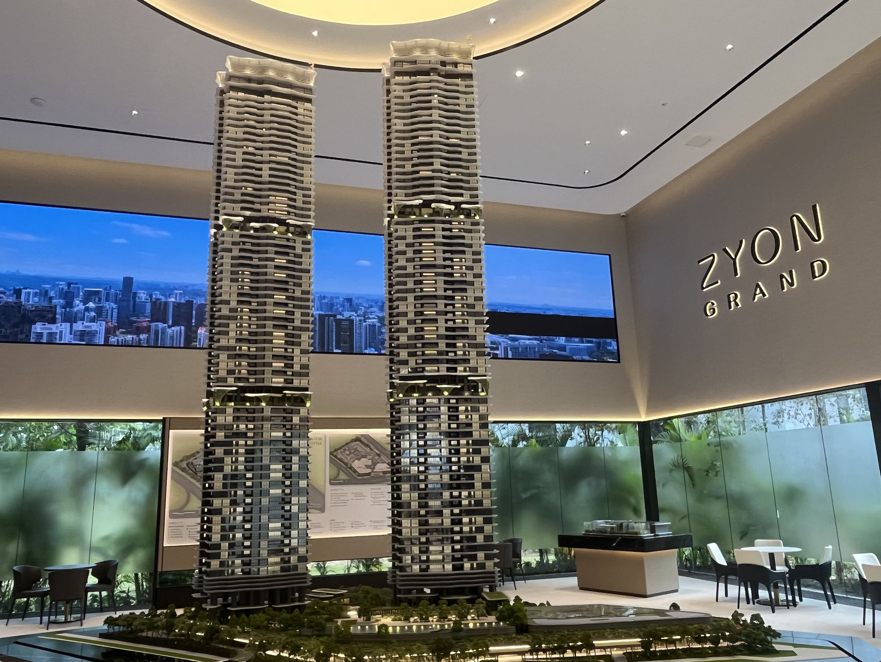 Zyon Grand