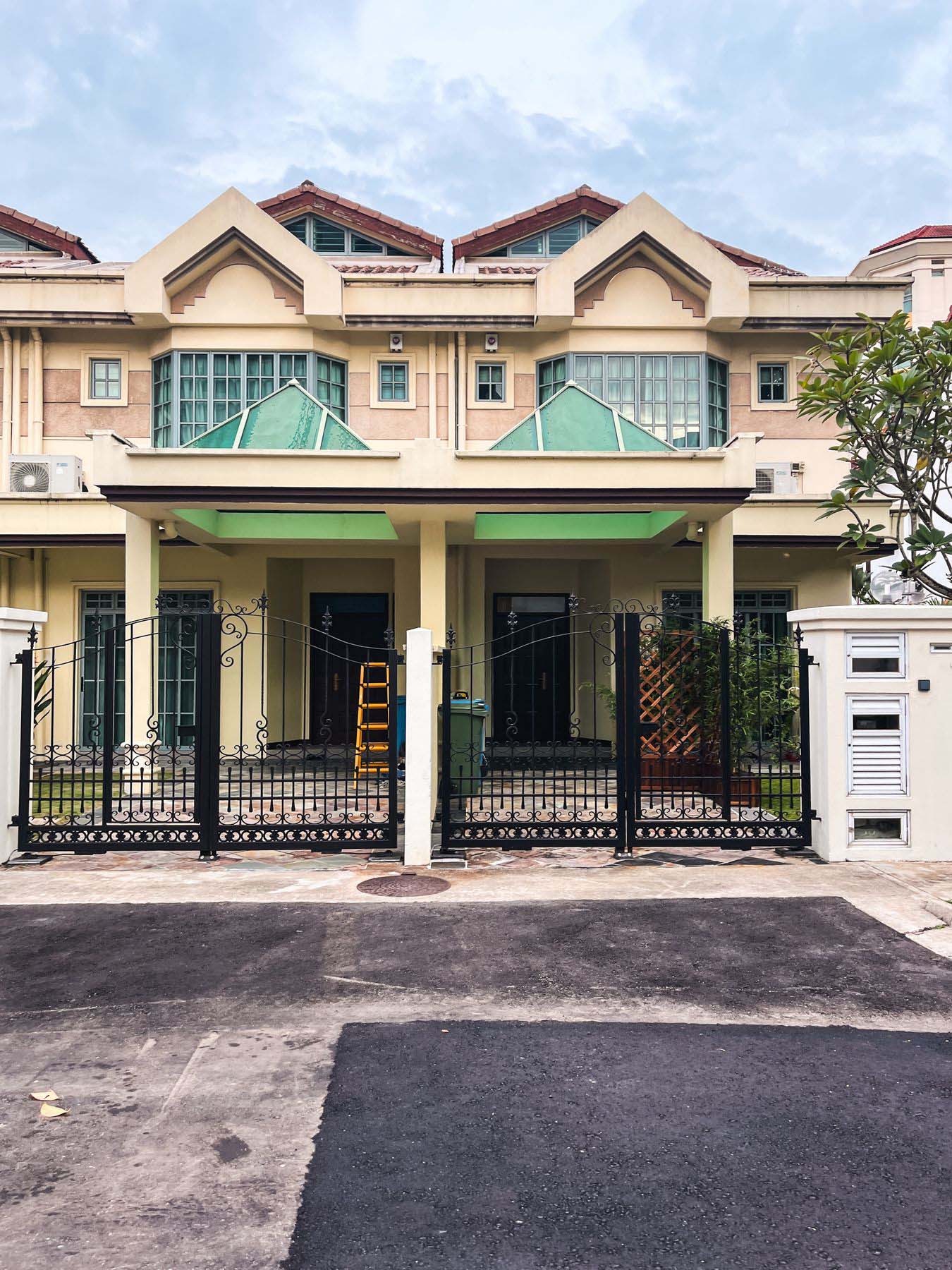 Barker Road 7402