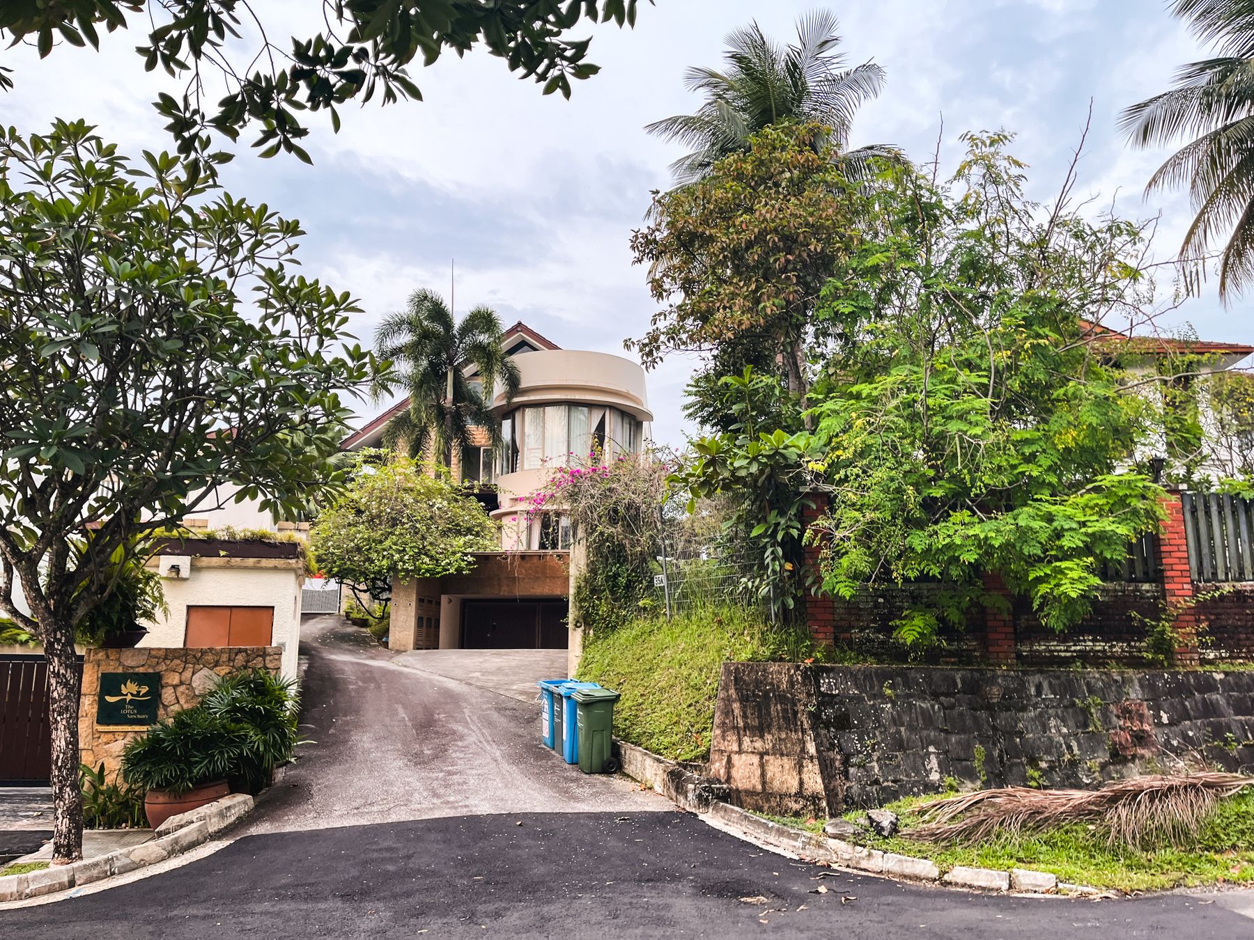 Barker Road 7436