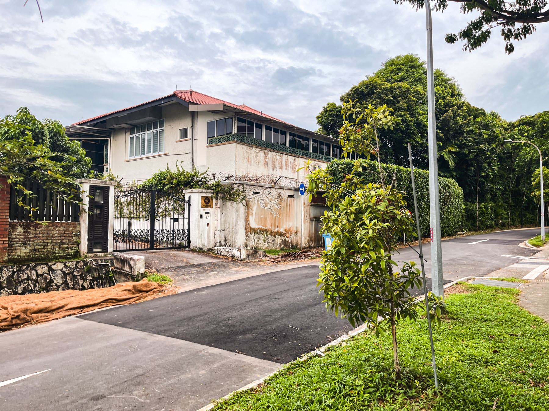 Barker Road 7438