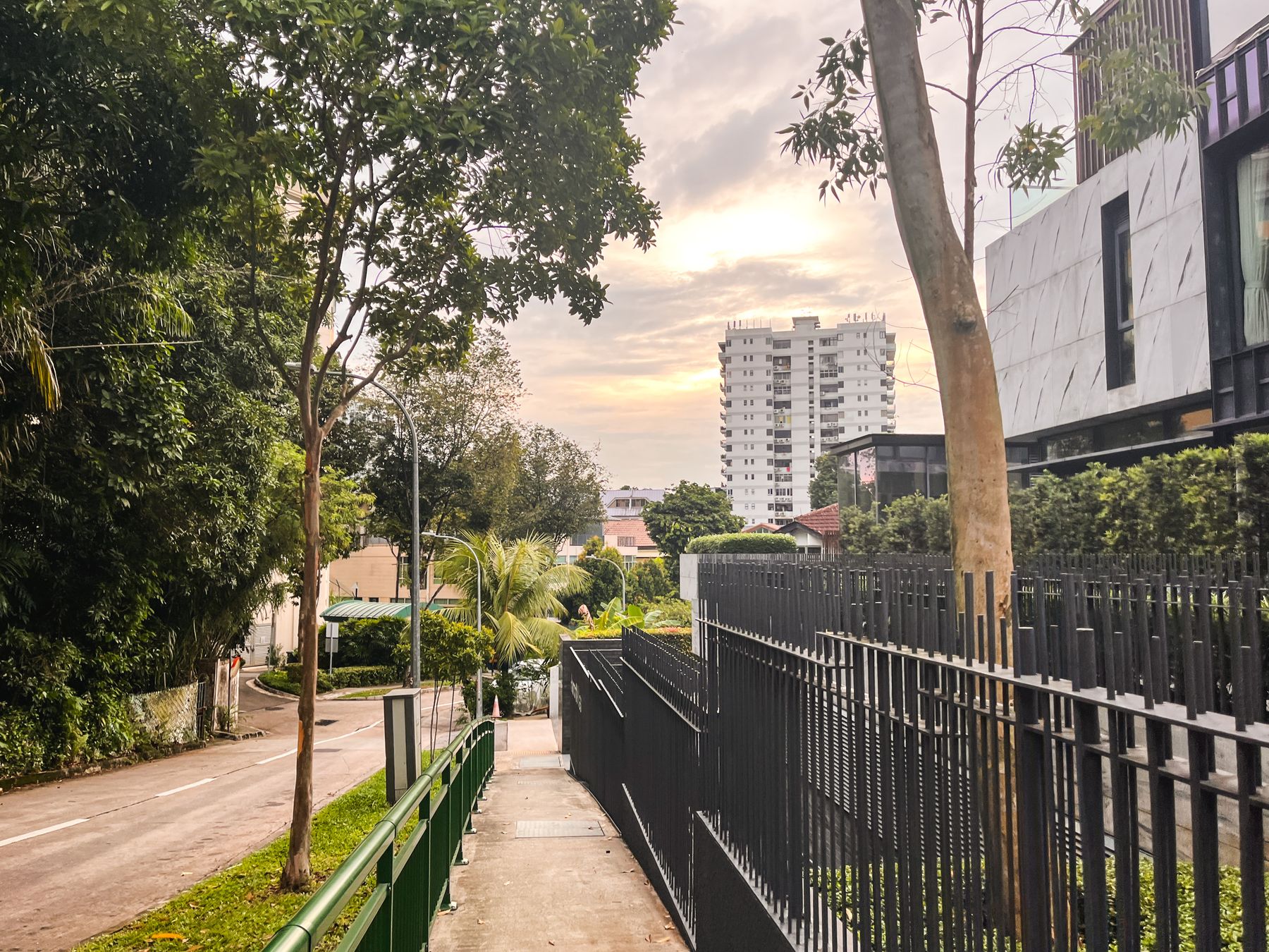 Barker Road 7445