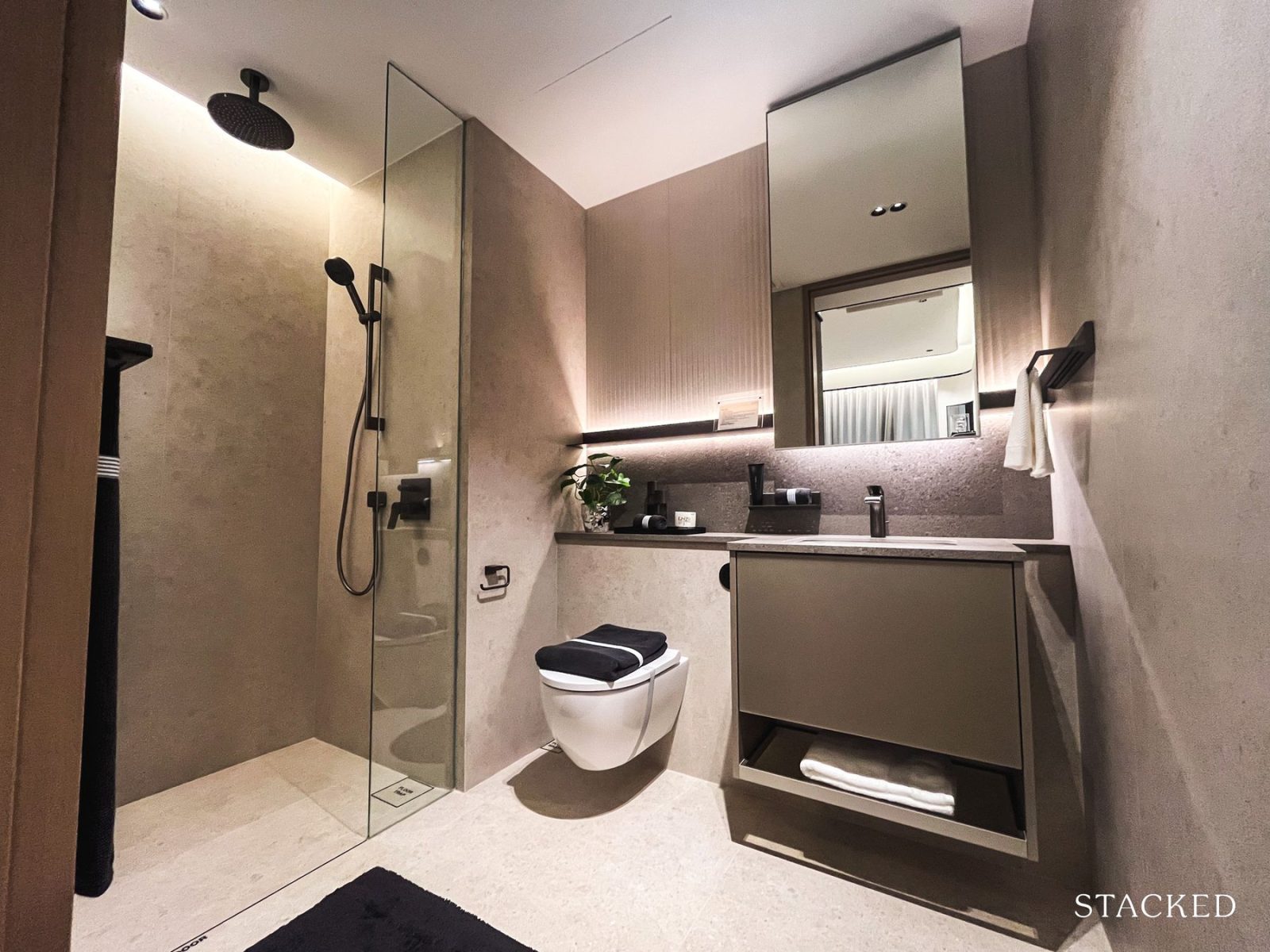 Zyon Grand 2BR Premium + Study 65