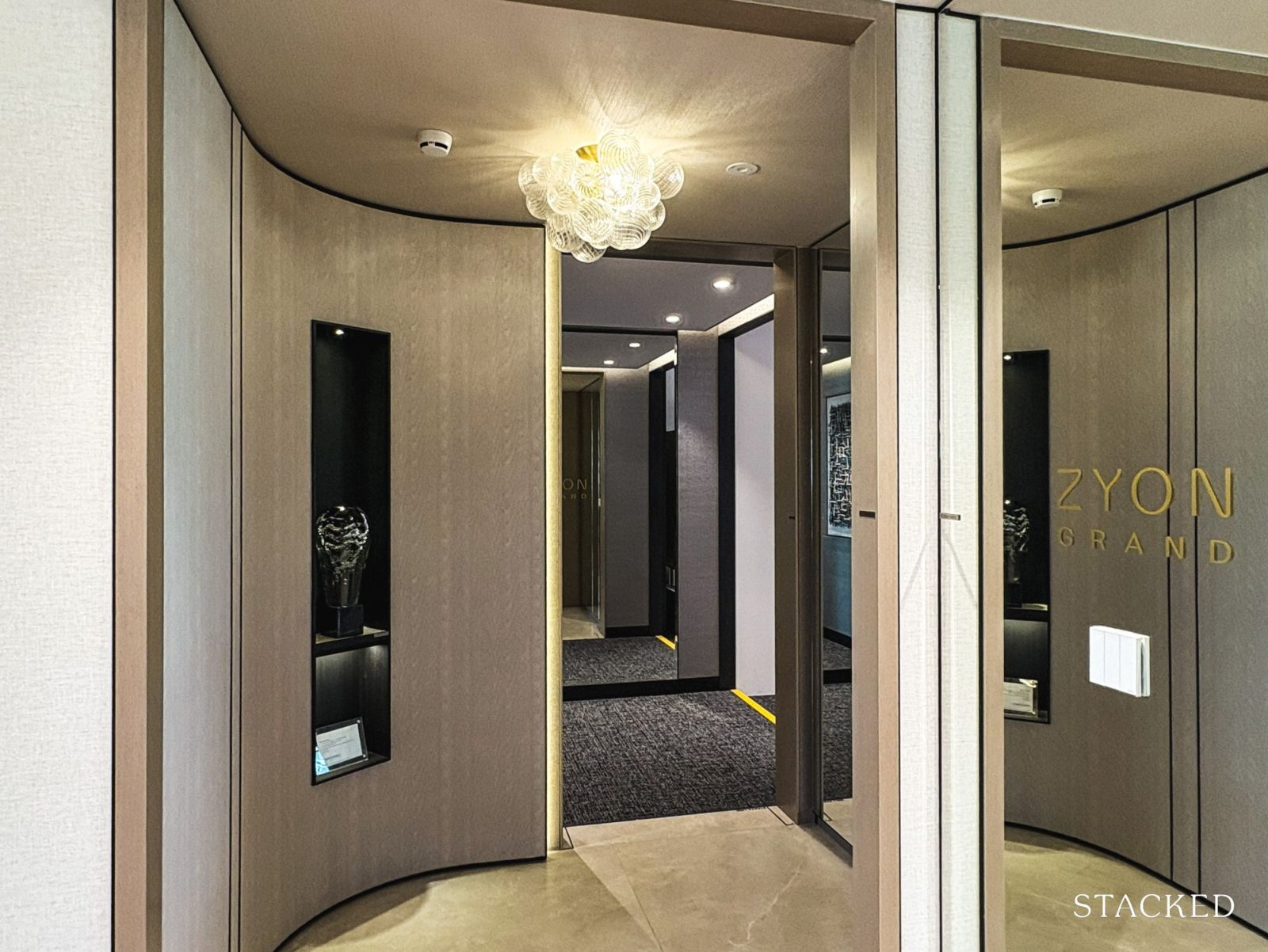 ZG Updated 4BR Private Lift Lobby 2