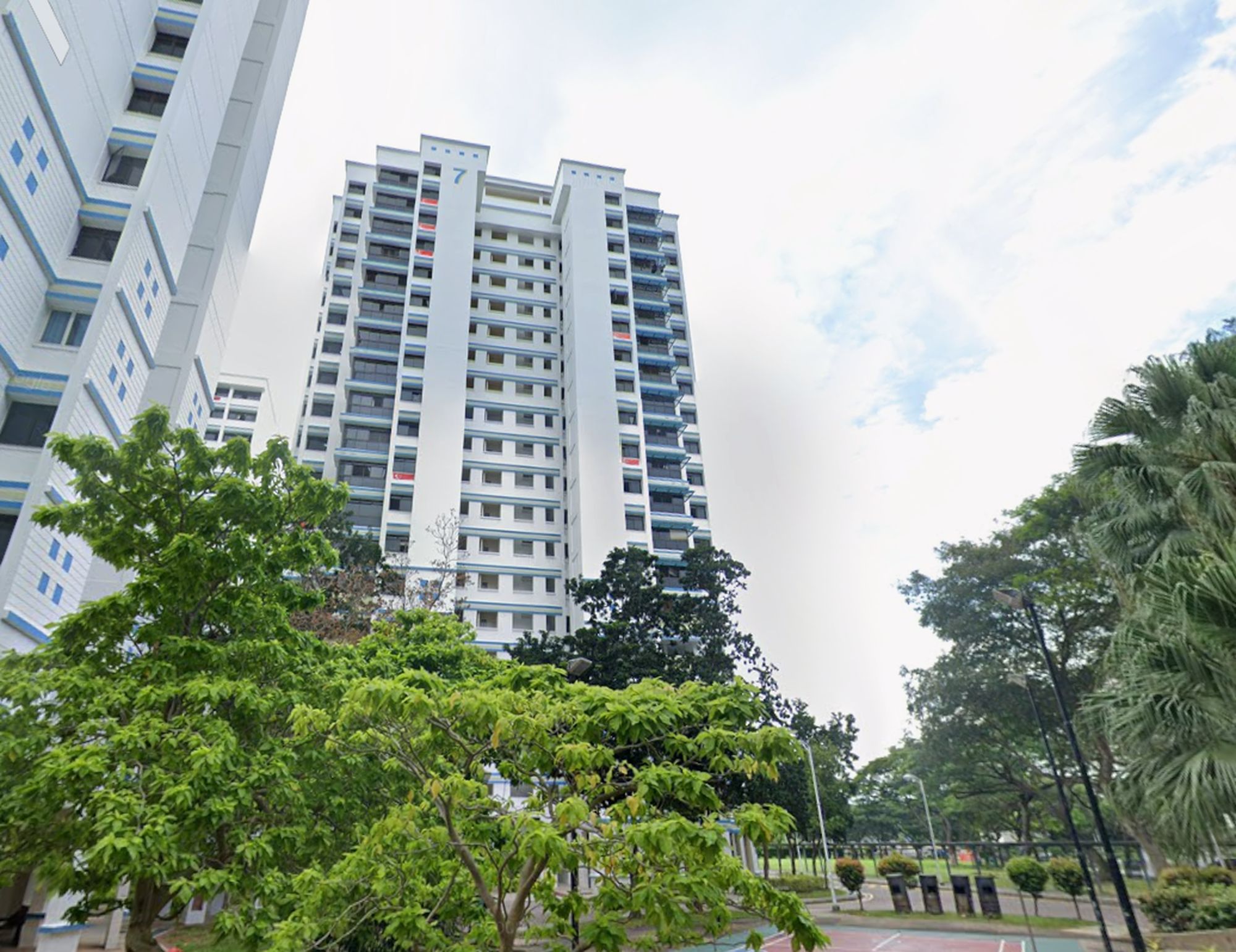 7 pine close google maps