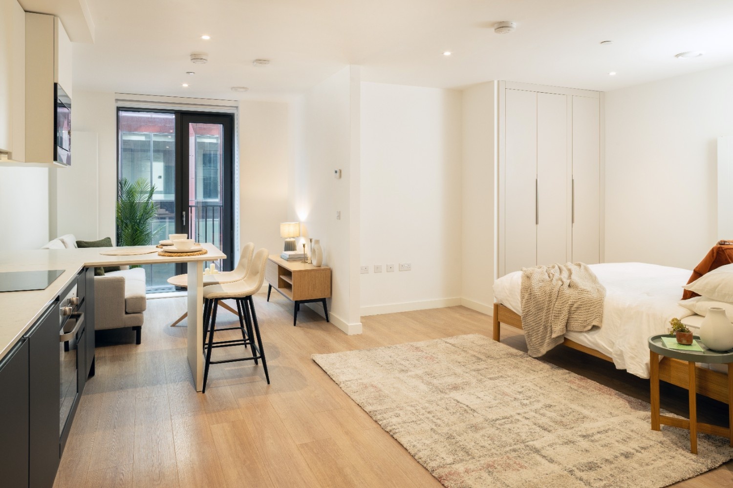 SelectProperty UHaus 62