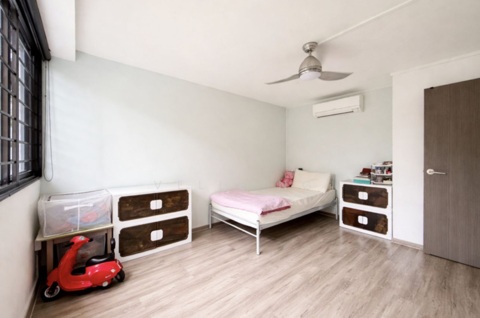 106 Henderson Crescent 3