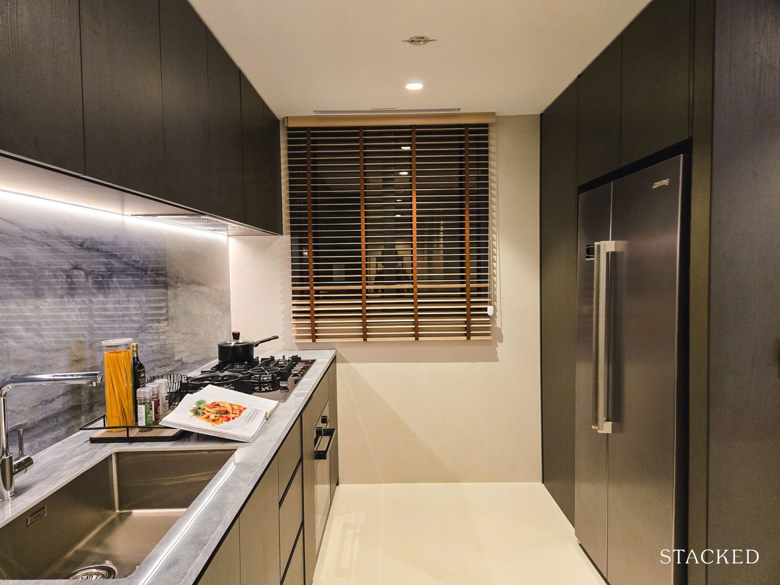 VELA BAY 5BR PVT LFT 12