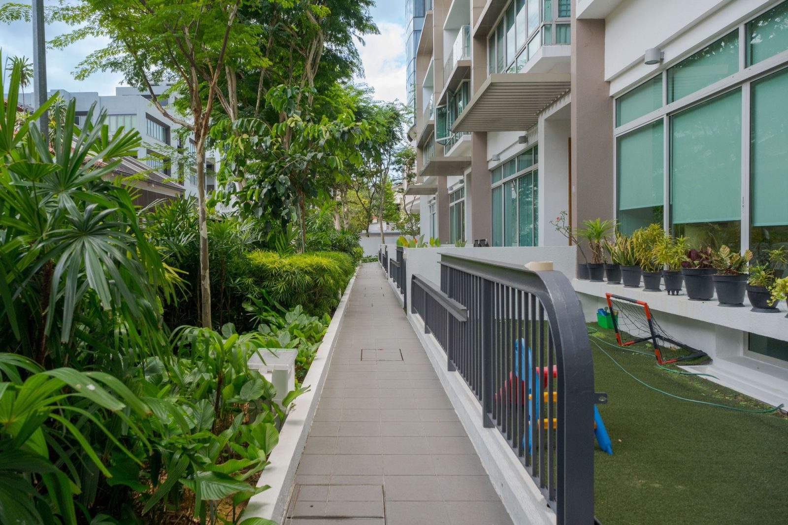 Emerald Hill Landscaping and private garden infront of townhouse