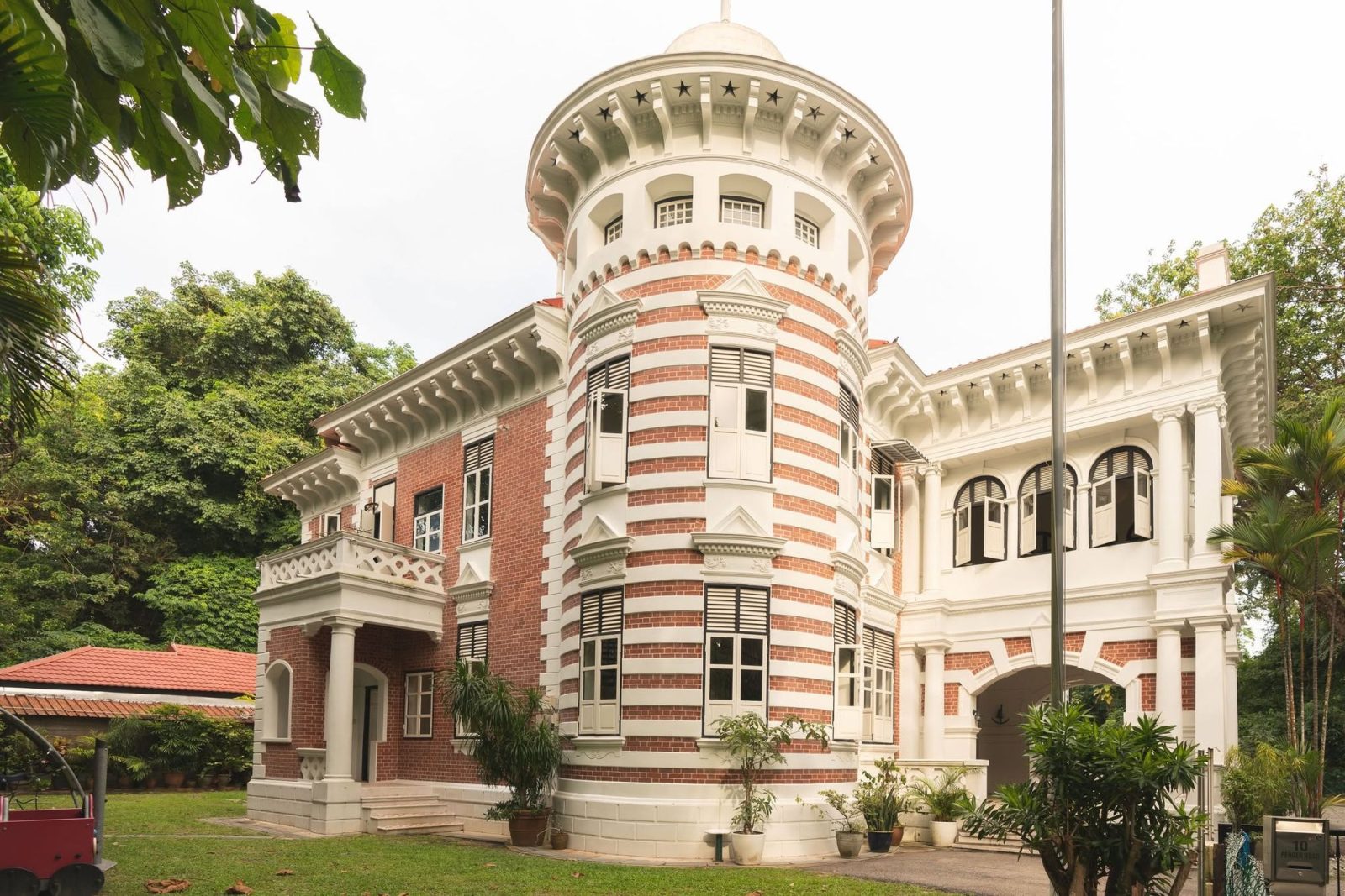 Golden Bell Mansion SLA