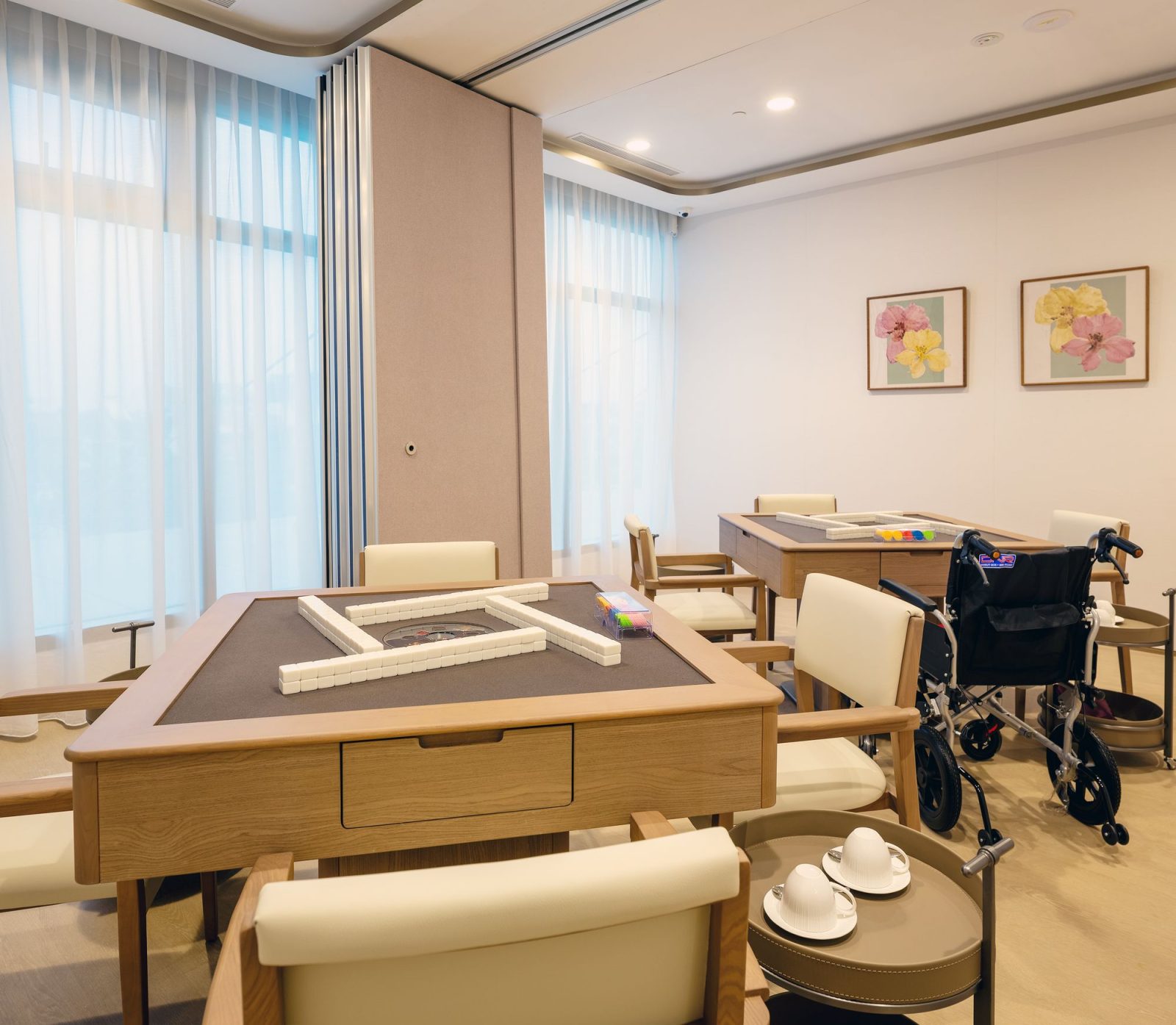 Mahjong Room 2(w WheelChair)B